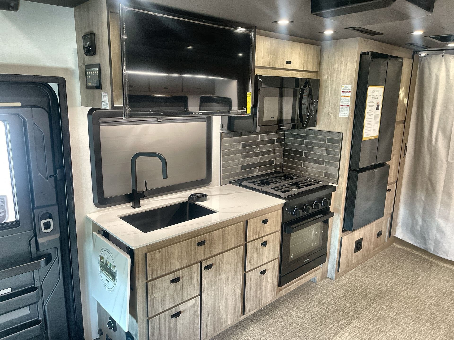 New 2026 Grand Design Lineage 31ZW available in Sanger, Texas