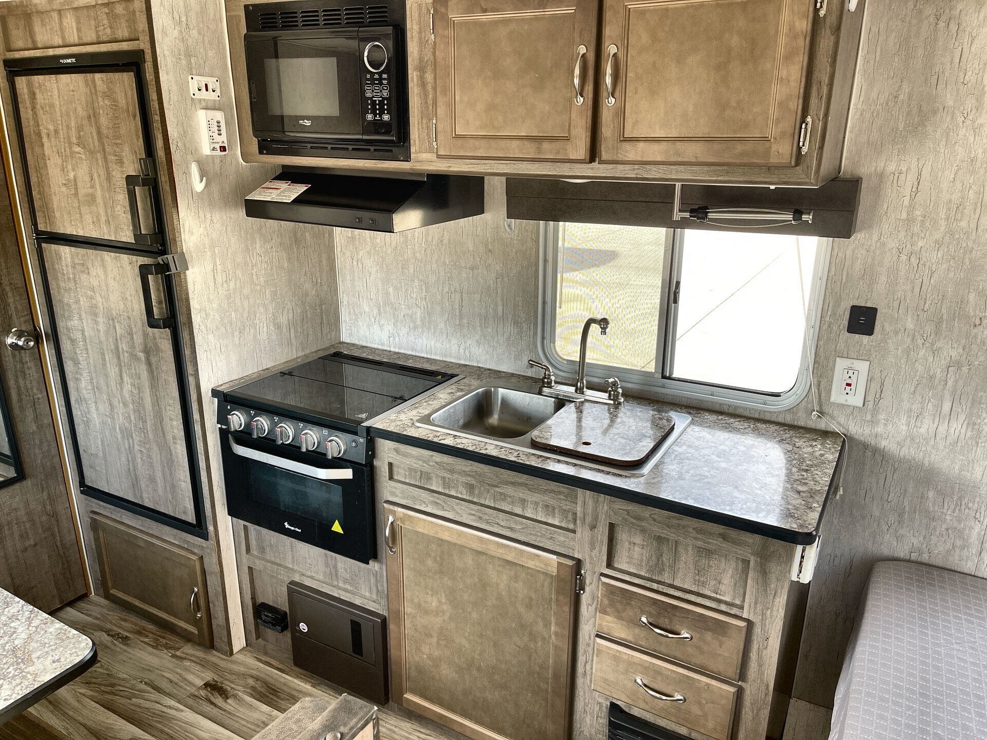 Used 2021 Allen Camper Idle-Time 180FR available in Sanger, Texas