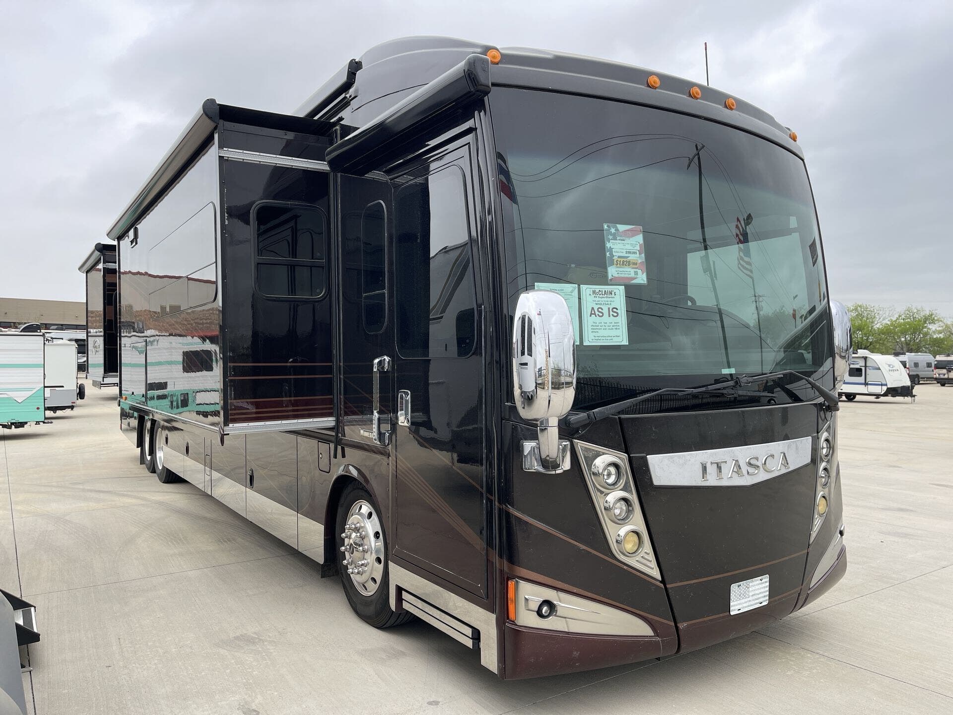 2015 Itasca Ellipse ULTRA 42QL - Used Class A For Sale by McClain's Longhorn RV in Sanger, Texas features Fire Extinguisher, Theater Seating, TV, Furnace, Medicine Cabinet
