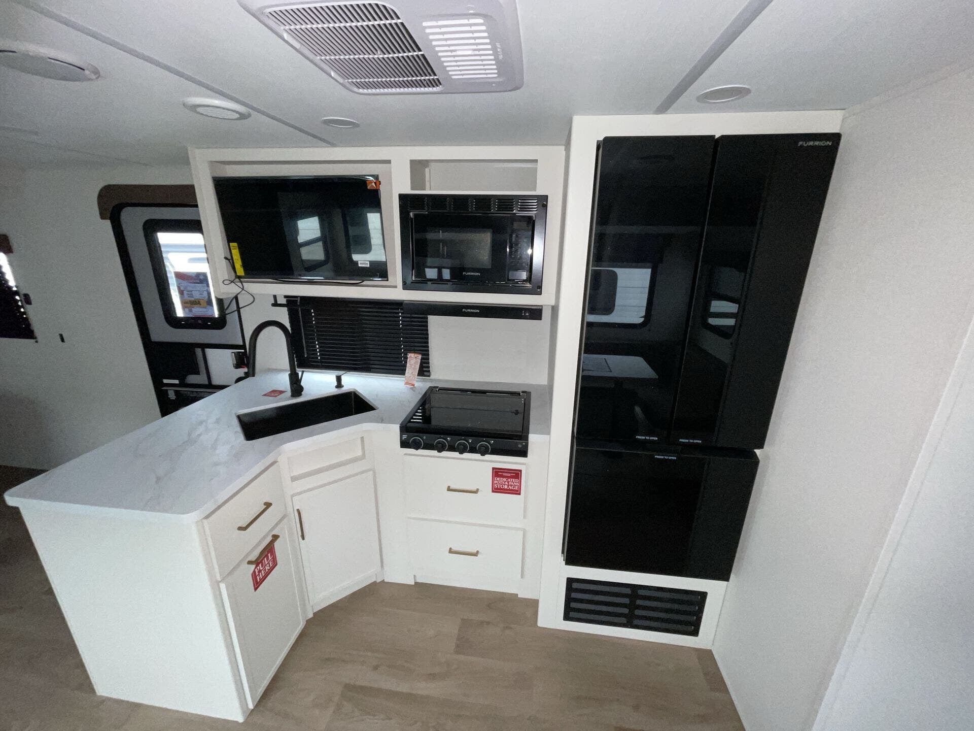 2026 Transcend 325BHT by Grand Design from McClain's Longhorn RV in Sanger, Texas