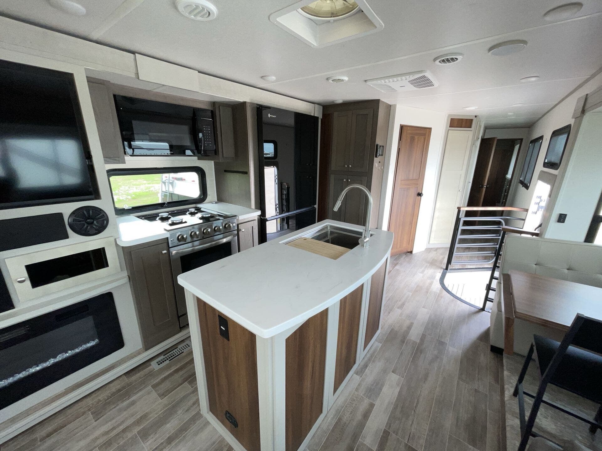 2022 River Ranch 392MB by Palomino from McClain's Longhorn RV in Sanger, Texas