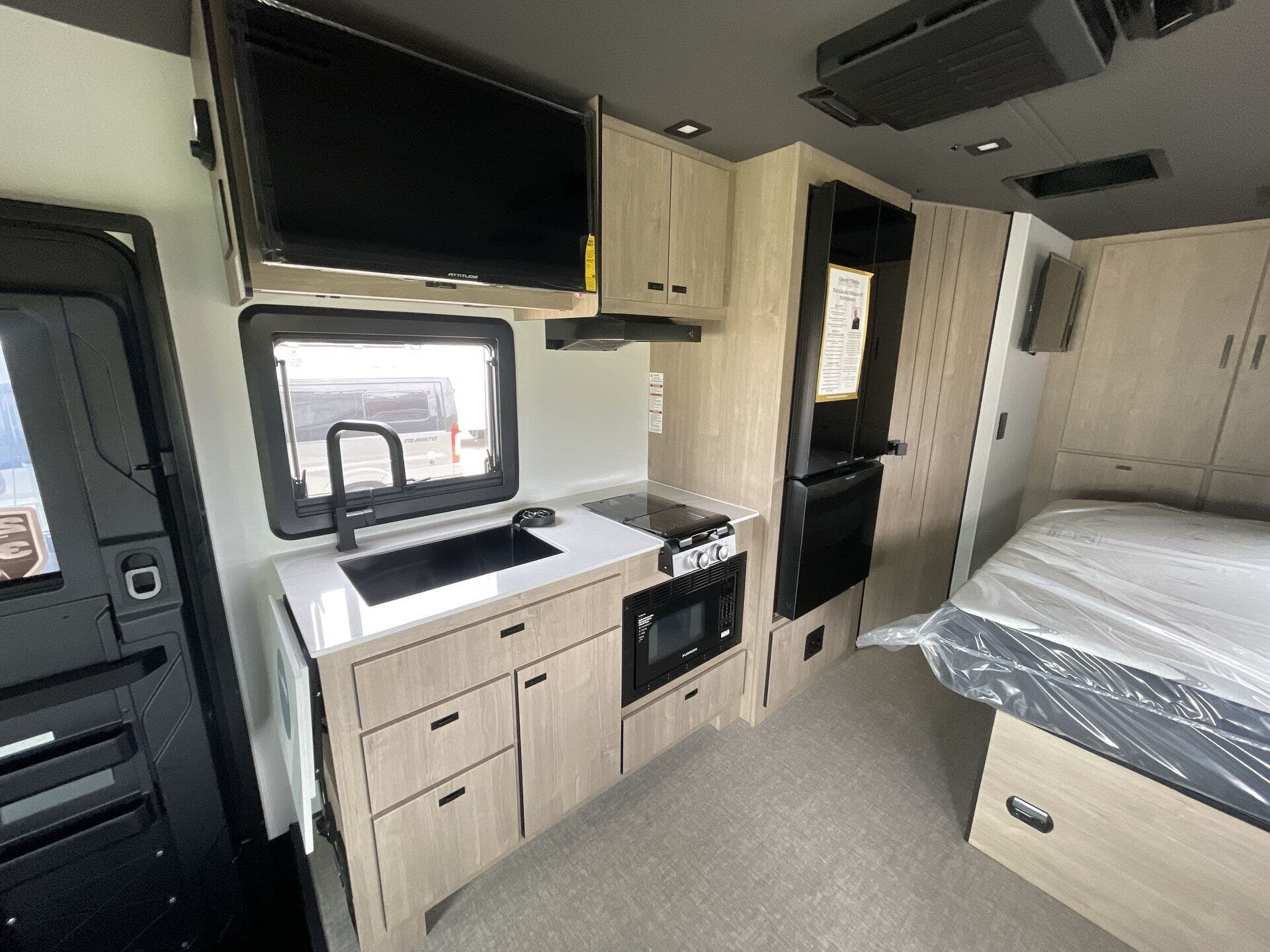 2027 Lineage 25FW by Grand Design from McClain's Longhorn RV in Sanger, Texas