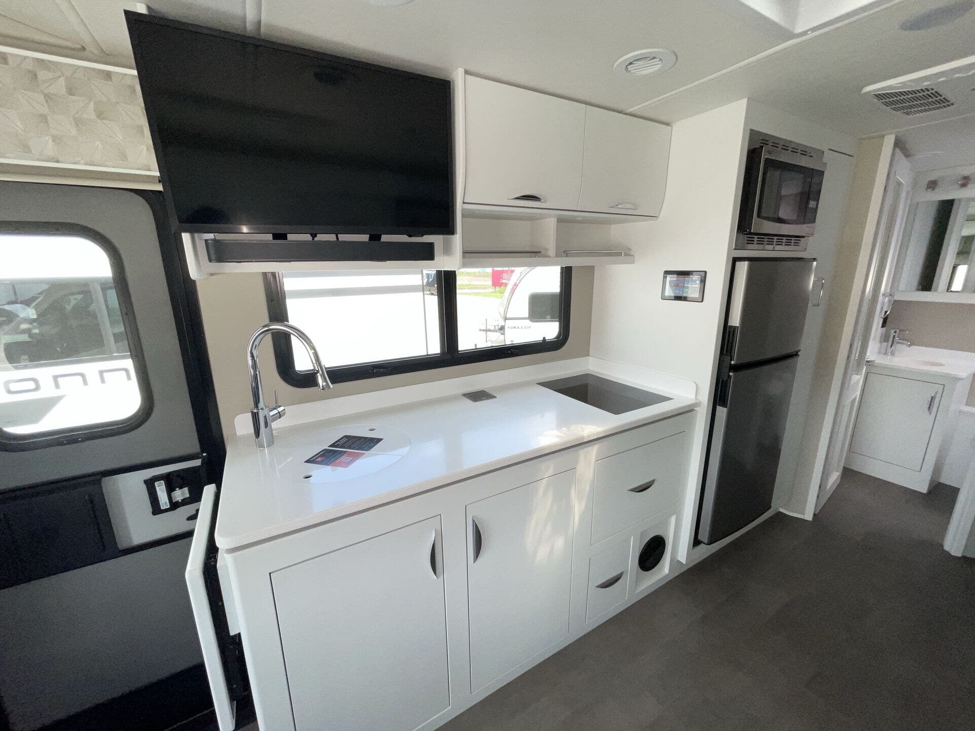 2026 VIENNA 25RMC by Renegade RV from McClain's Longhorn RV in Sanger, Texas