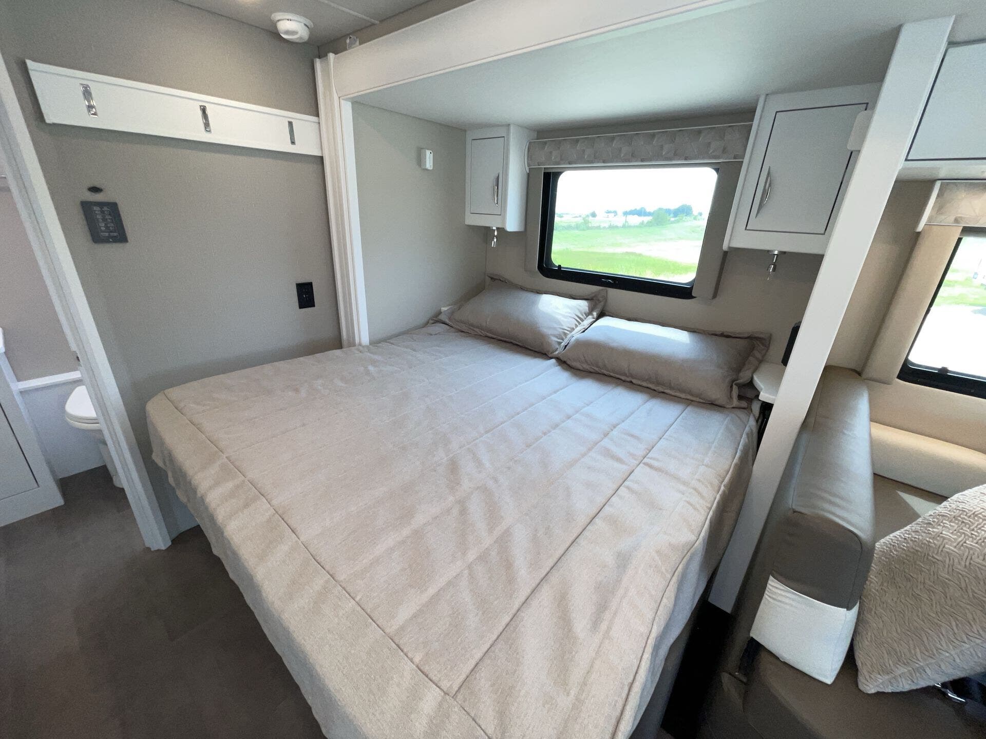 New 2026 Renegade RV VIENNA 25RMC available in Sanger, Texas