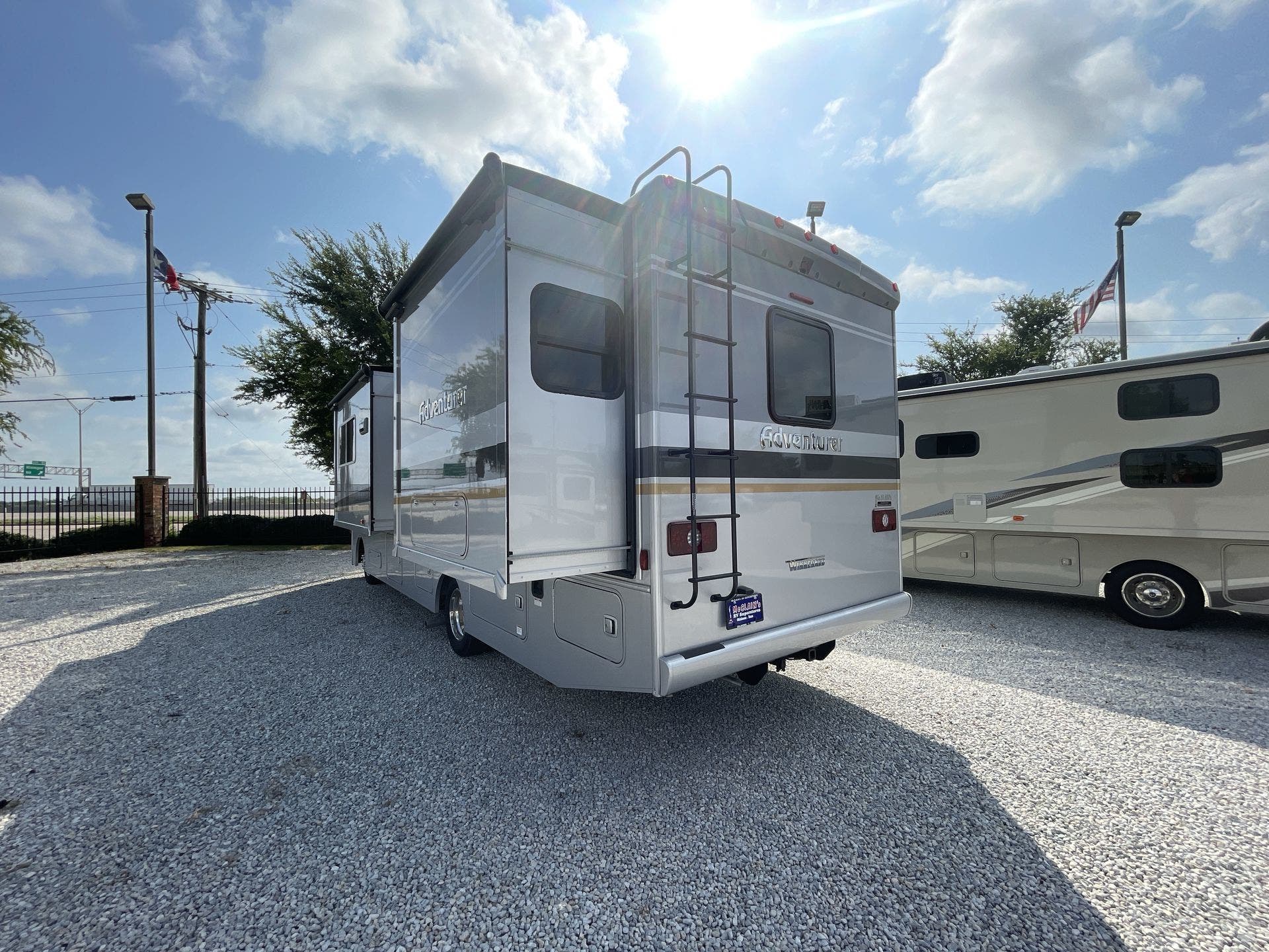 2022 Winnebago Adventurer 30T RV for Sale in Fort Worth, TX 76140