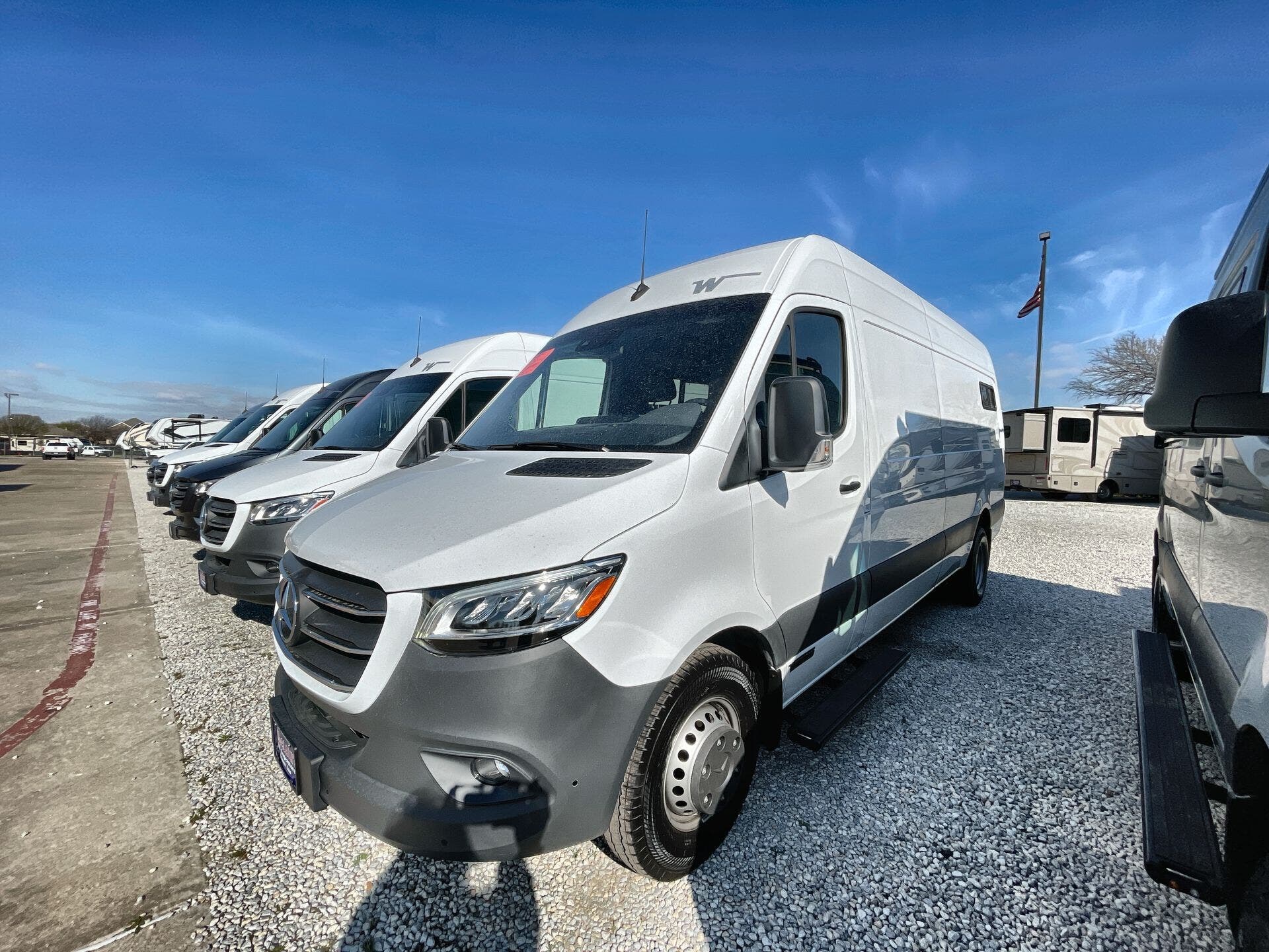 2023 Winnebago Adventure Wagon 70SE RV for Sale in Fort Worth, TX 76140