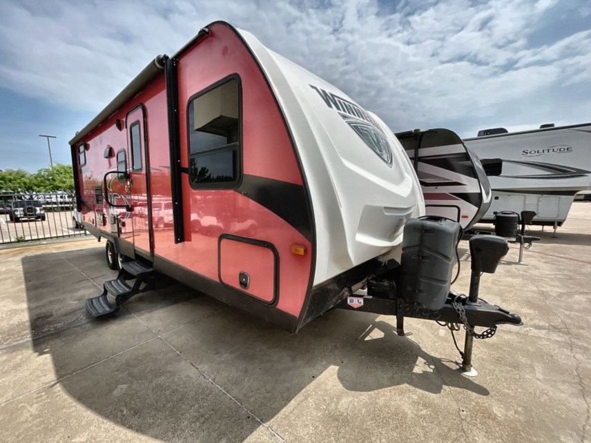 Used 2019 Winnebago Minnie 2455BHS available in Fort Worth, Texas