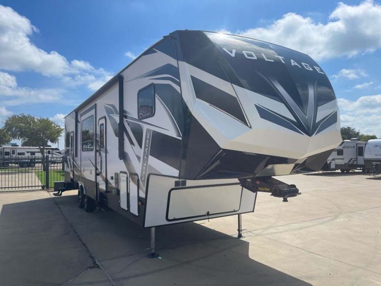 Used 2020 Dutchmen Voltage 3571 available in Fort Worth, Texas