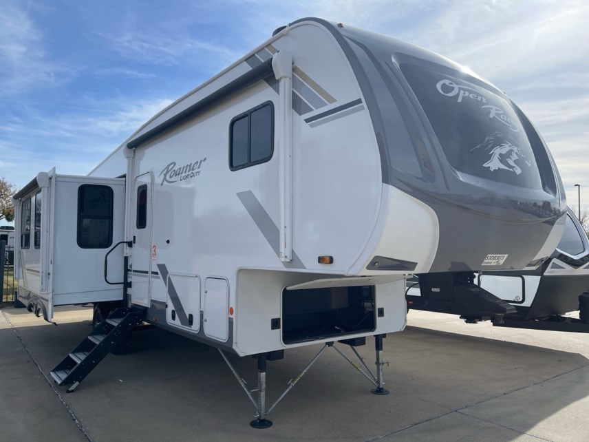 New 2025 Highland Ridge Roamer 304BHS available in Fort Worth, Texas