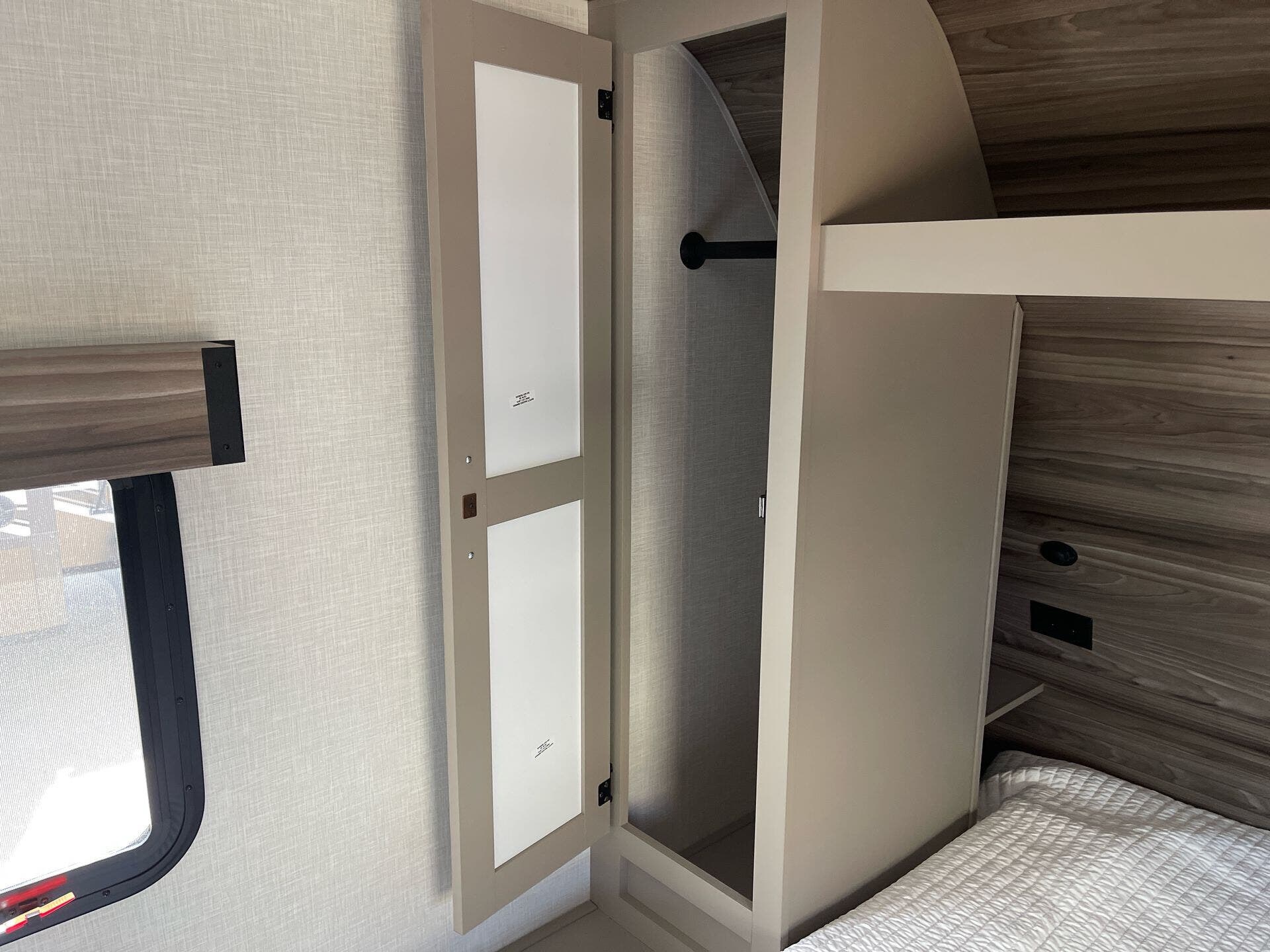 小物 ELECTRIC COTTAGE Amazon.com: Comfort Zone Electric Portable Milkhouse Style