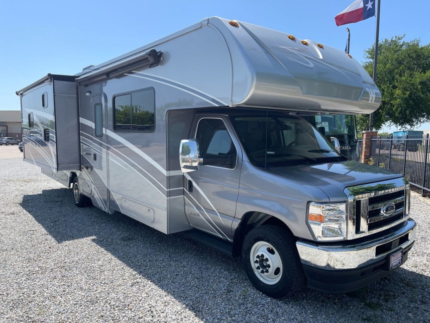New 2025 Winnebago Minnie Winnie 31H available in Fort Worth, Texas