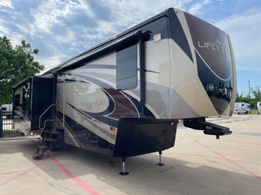 Used 2013 Lifestyle Luxury RV Lifestyle LS371K available in Fort Worth, Texas