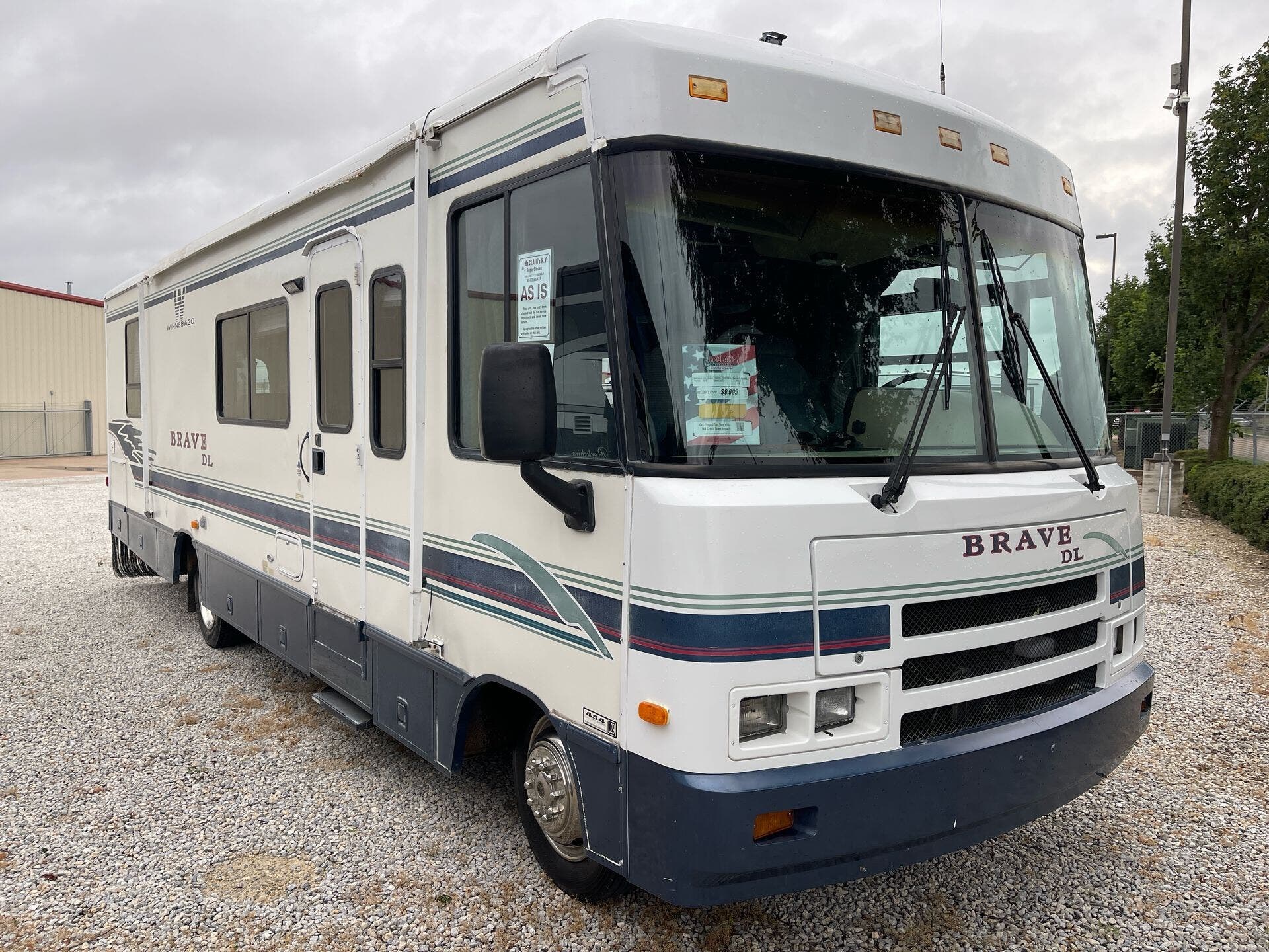1997 Winnebago Brave 33R