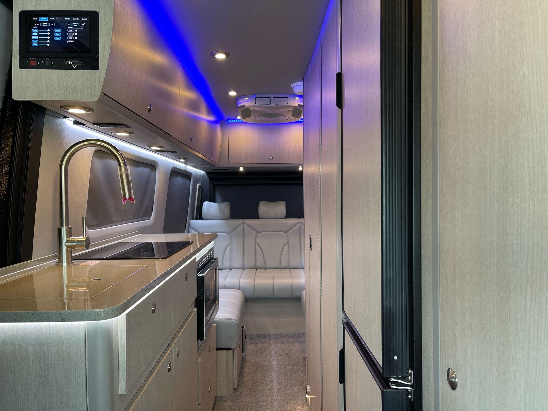 2025 Mercedes Benz Sprinter 3500 photo 2