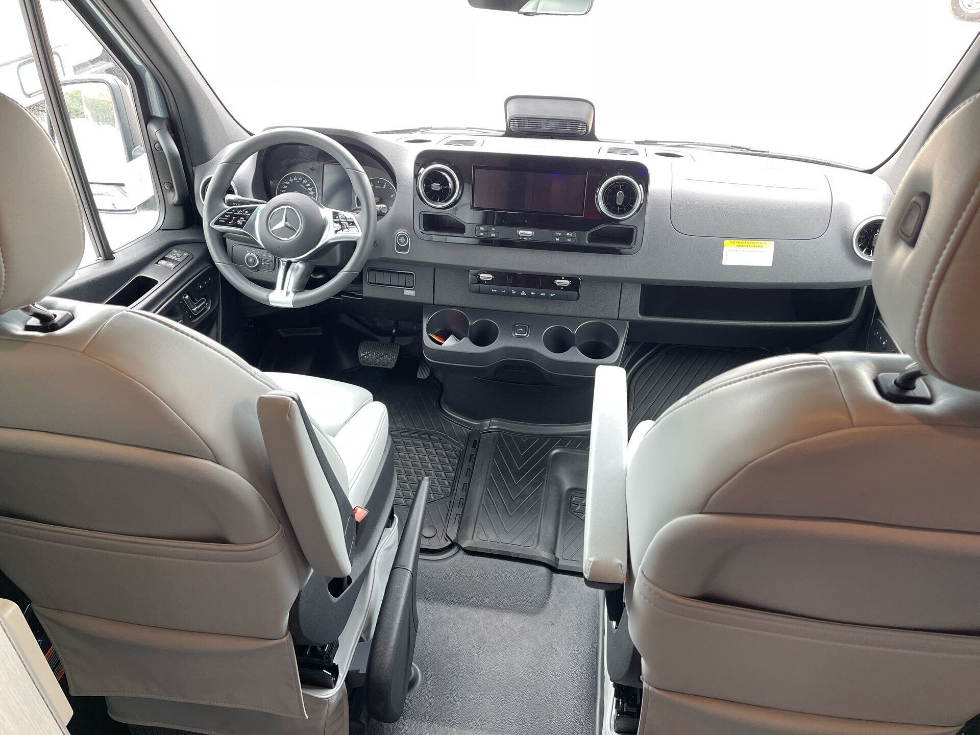 2025 Mercedes Benz Sprinter 3500 photo 12