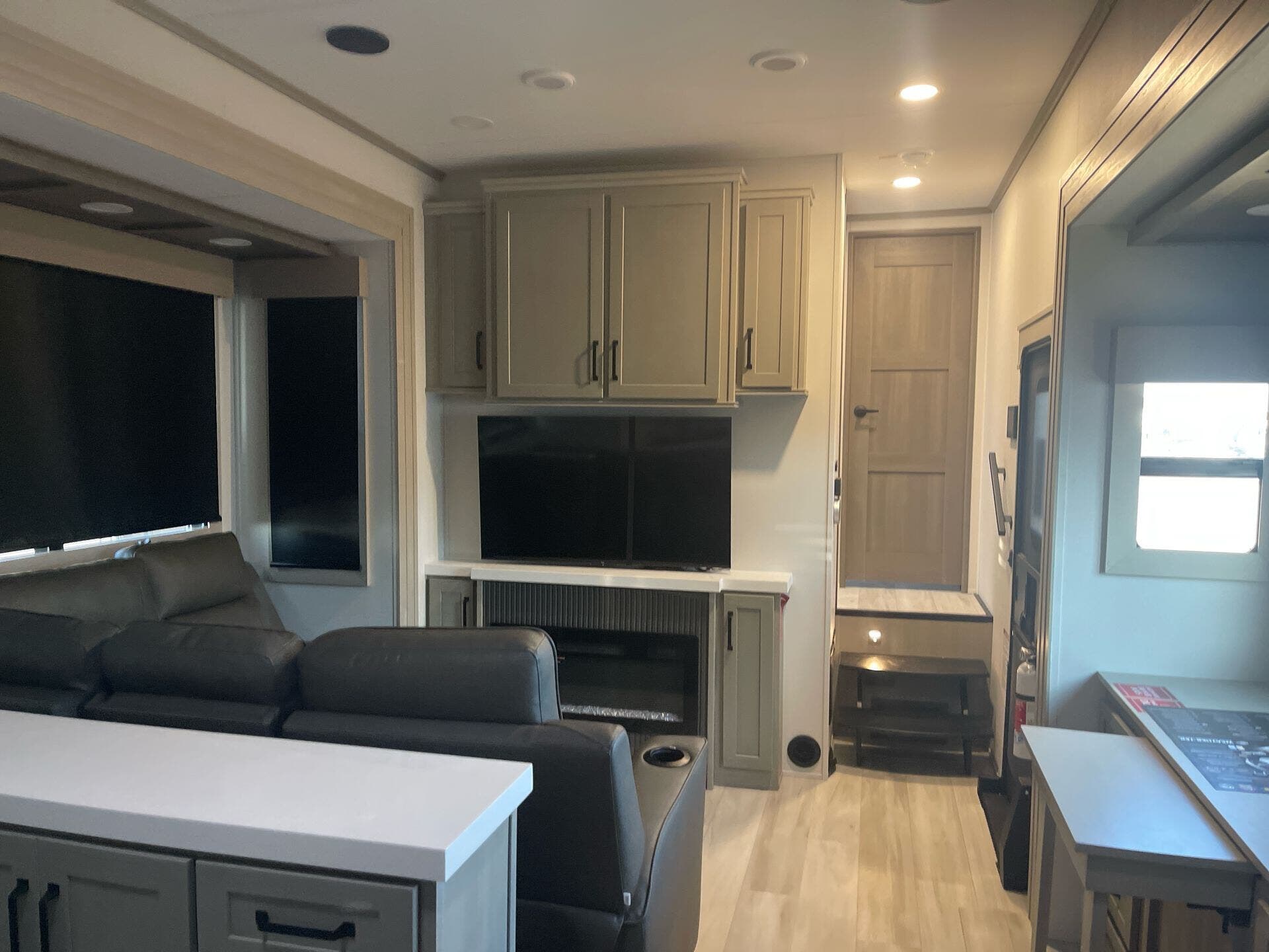 New 2025 Grand Design Momentum 392M available in Fort Worth, Texas