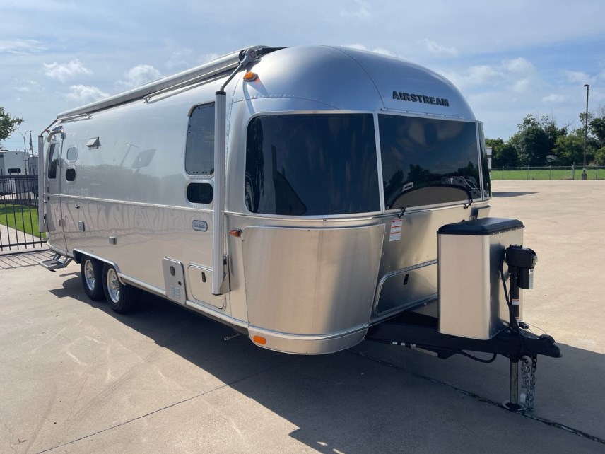Used 2024 Airstream Globetrotter AIRSTREAM  25FB available in Fort Worth, Texas