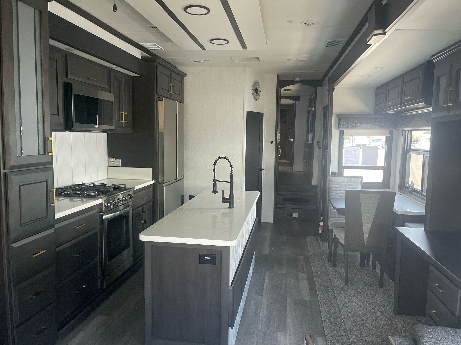Used 2022 DRV Mobile Suites 44 HOUSTON available in Fort Worth, Texas