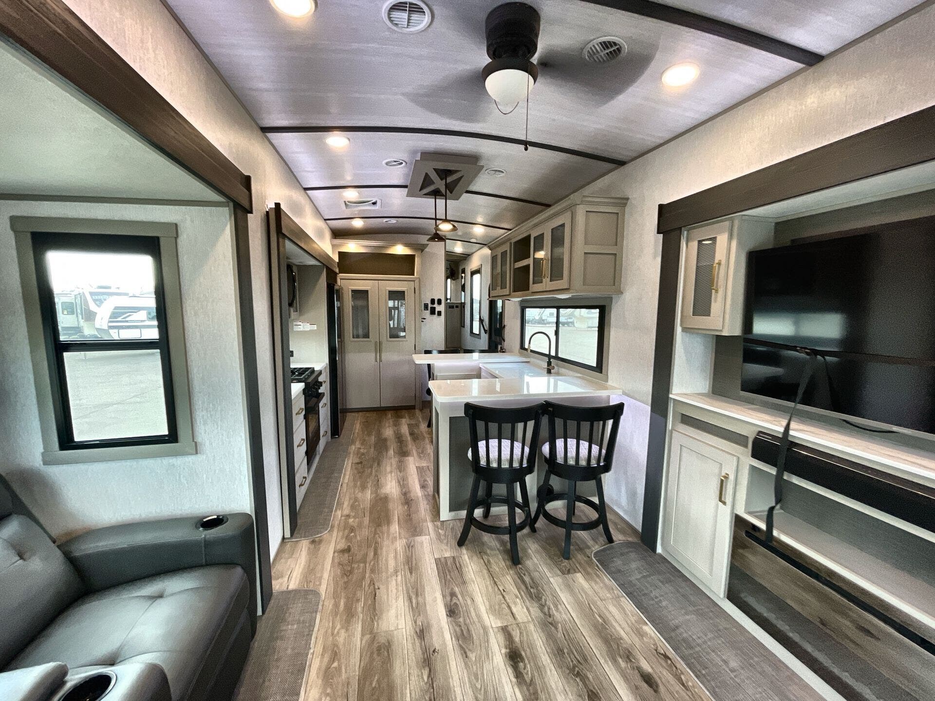 2024 Forest River Salem Hemisphere Elite 35RE - Used Fifth Wheel For Sale by McClain's RV Fort Worth in Fort Worth, Texas features Toilet, Water Heater, Solar Panel, 50 Amp Service, Dryer