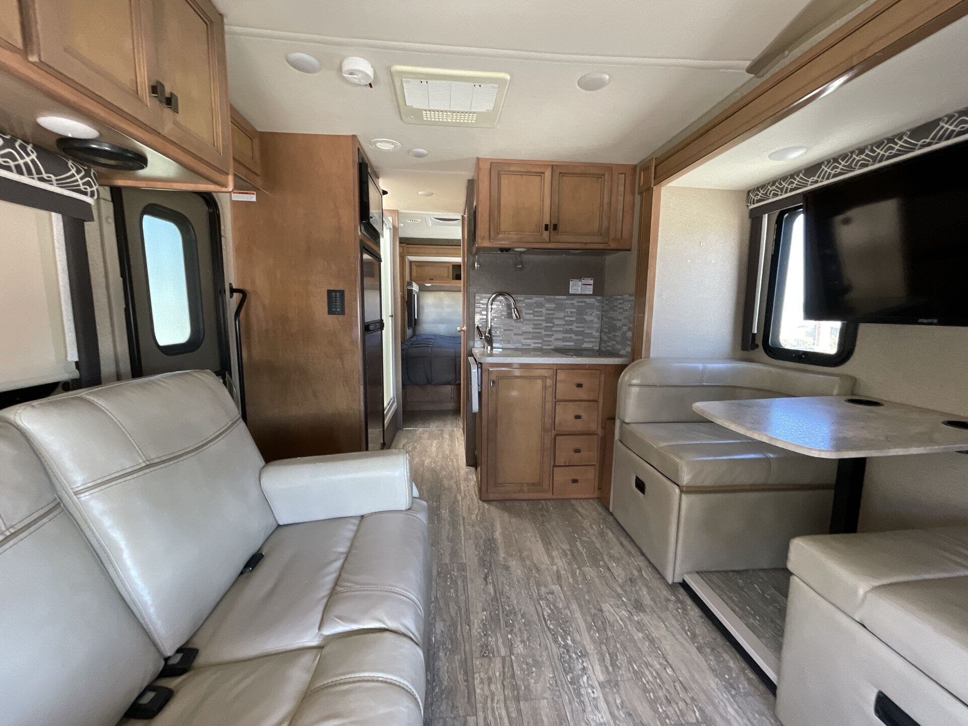 2019 Thor Citation 24SK - Used Class C For Sale by McClain's RV Fort Worth in Fort Worth, Texas