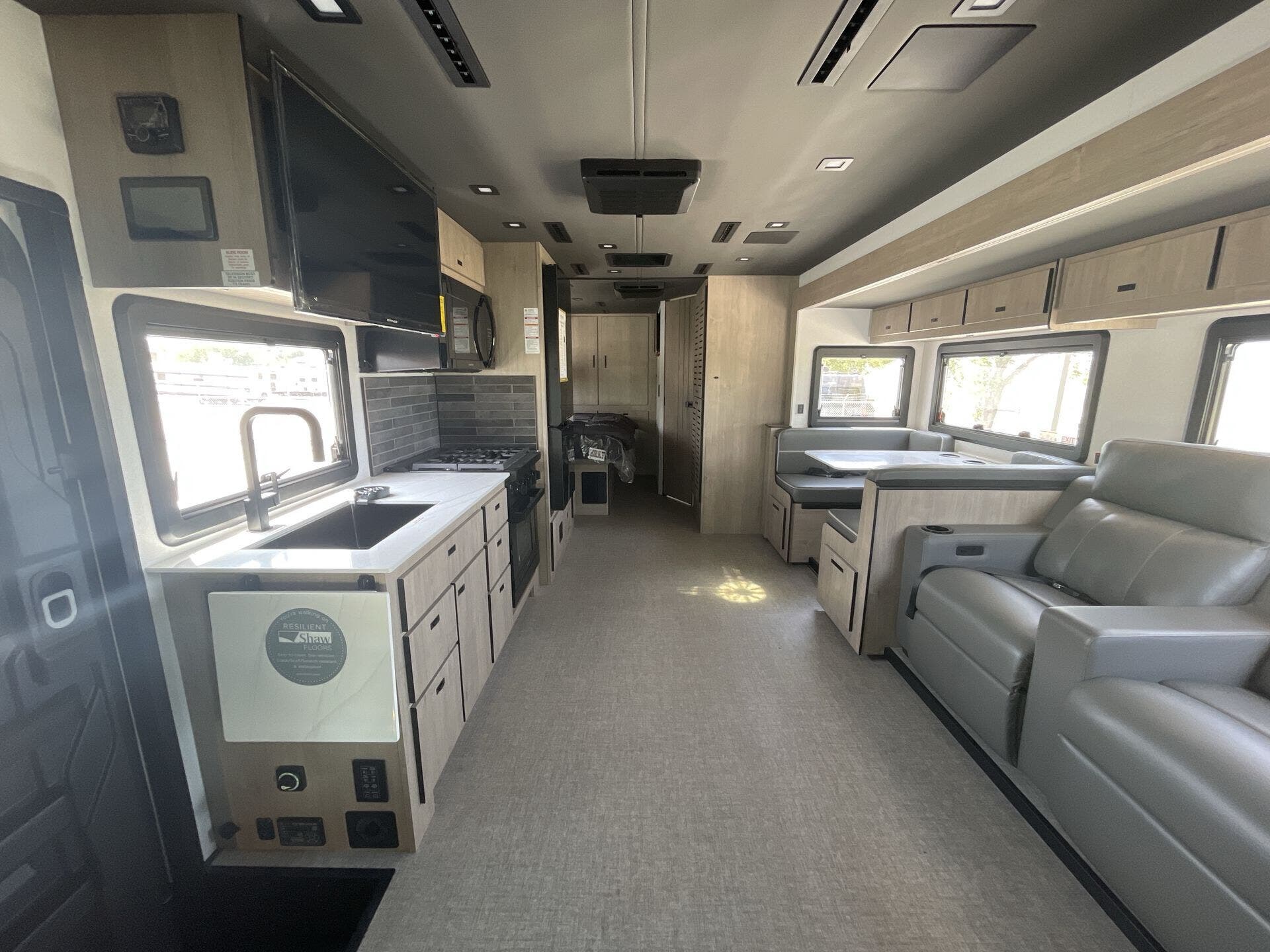 New 2026 Grand Design Lineage 31ZW available in Fort Worth, Texas