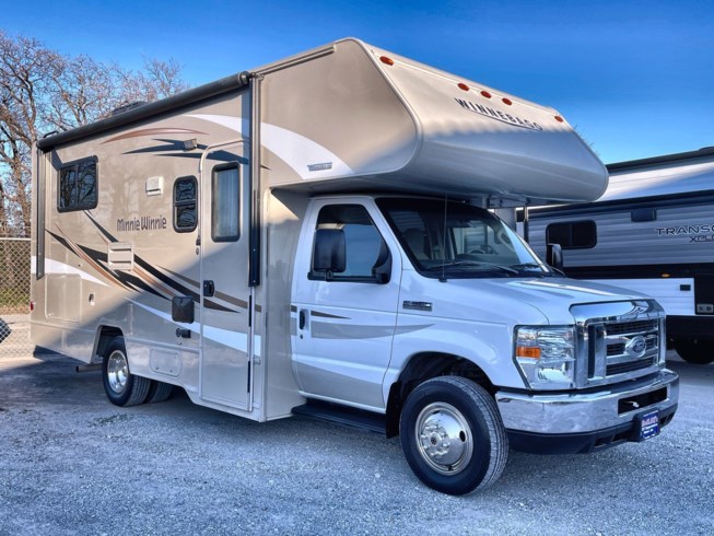 2018 Winnebago Minnie Winnie 22R - Used Class C For Sale by McClain&#39;s RV Superstore in Corinth, Texas features Auxiliary Battery, TV, Air Conditioning, Skylight, Smoke Detector