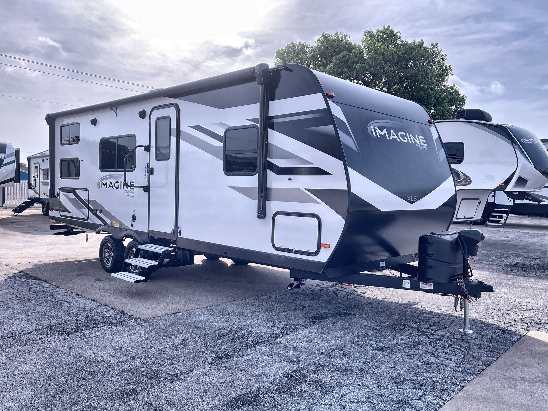 2022 Grand Design Imagine XLS 23BHE RV for Sale in Corinth, TX 76210 |  98615 | RVUSA.com Classifieds