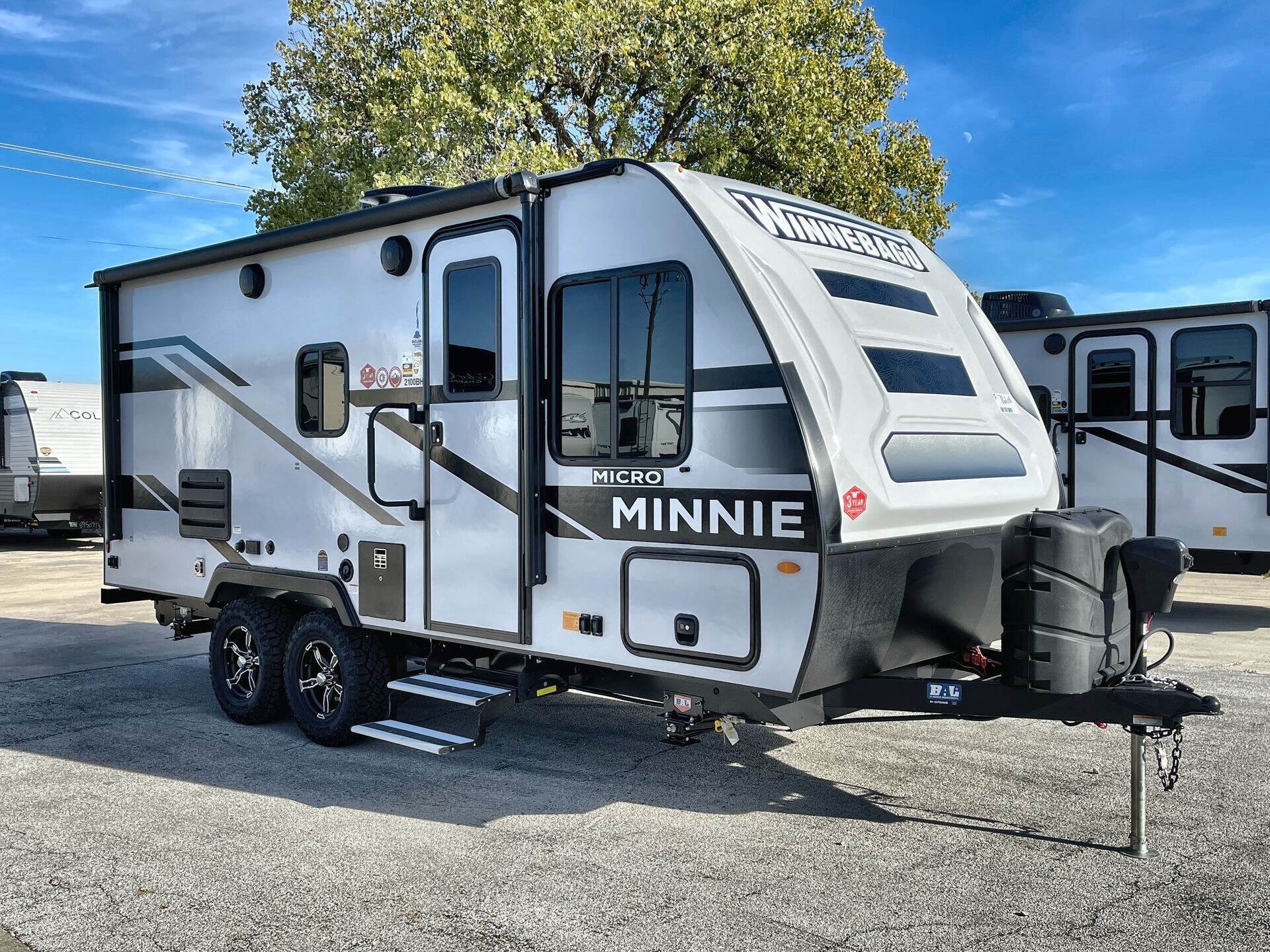 winnebago micro minnie refrigerator