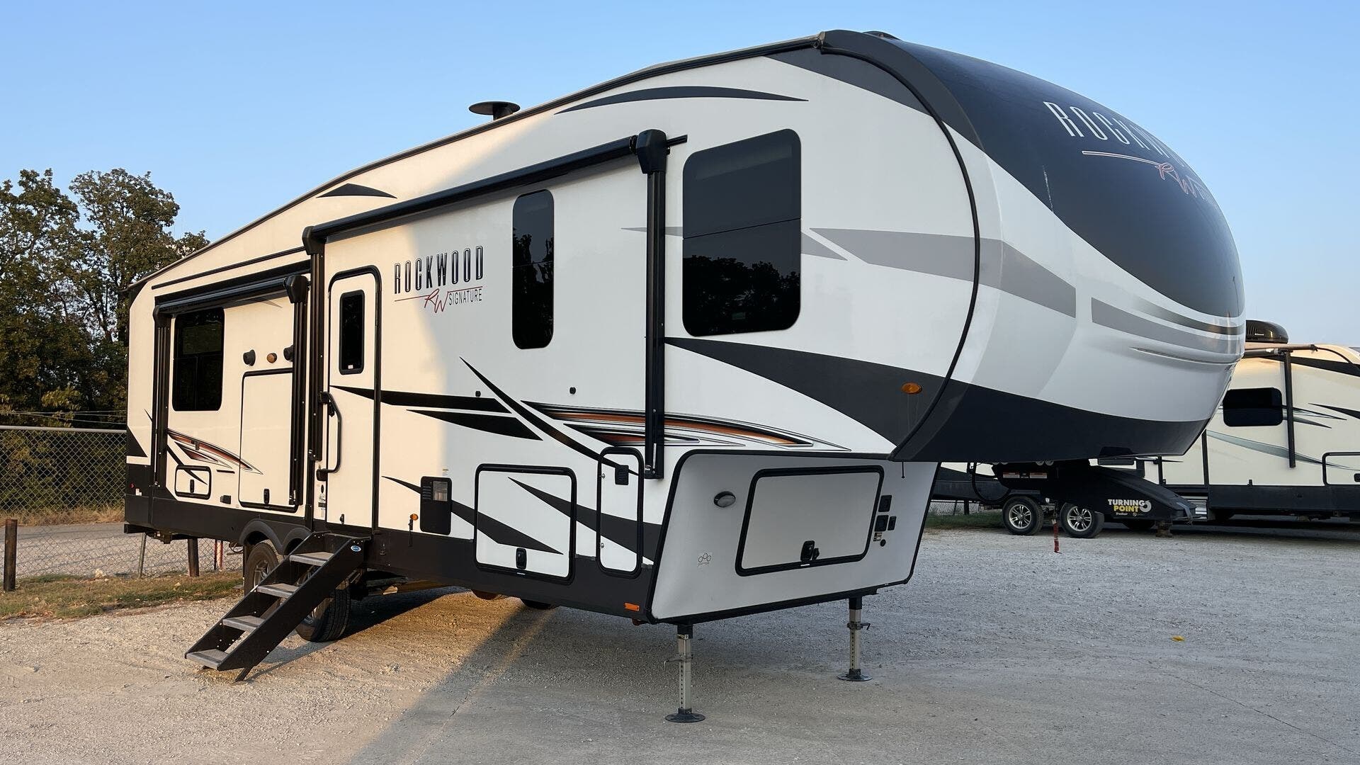 2021 Rockwood SIGNATURE 8291RK RV for Sale in Corinth, TX 76210