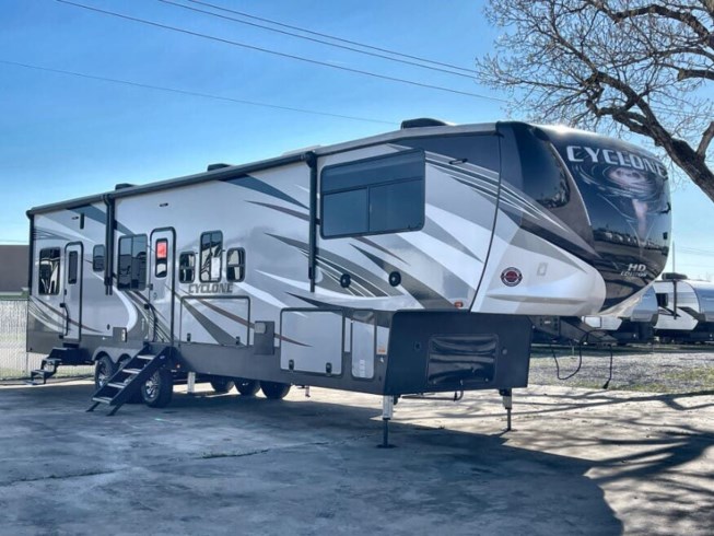 2019 Cyclone 4007 by Heartland from McClain