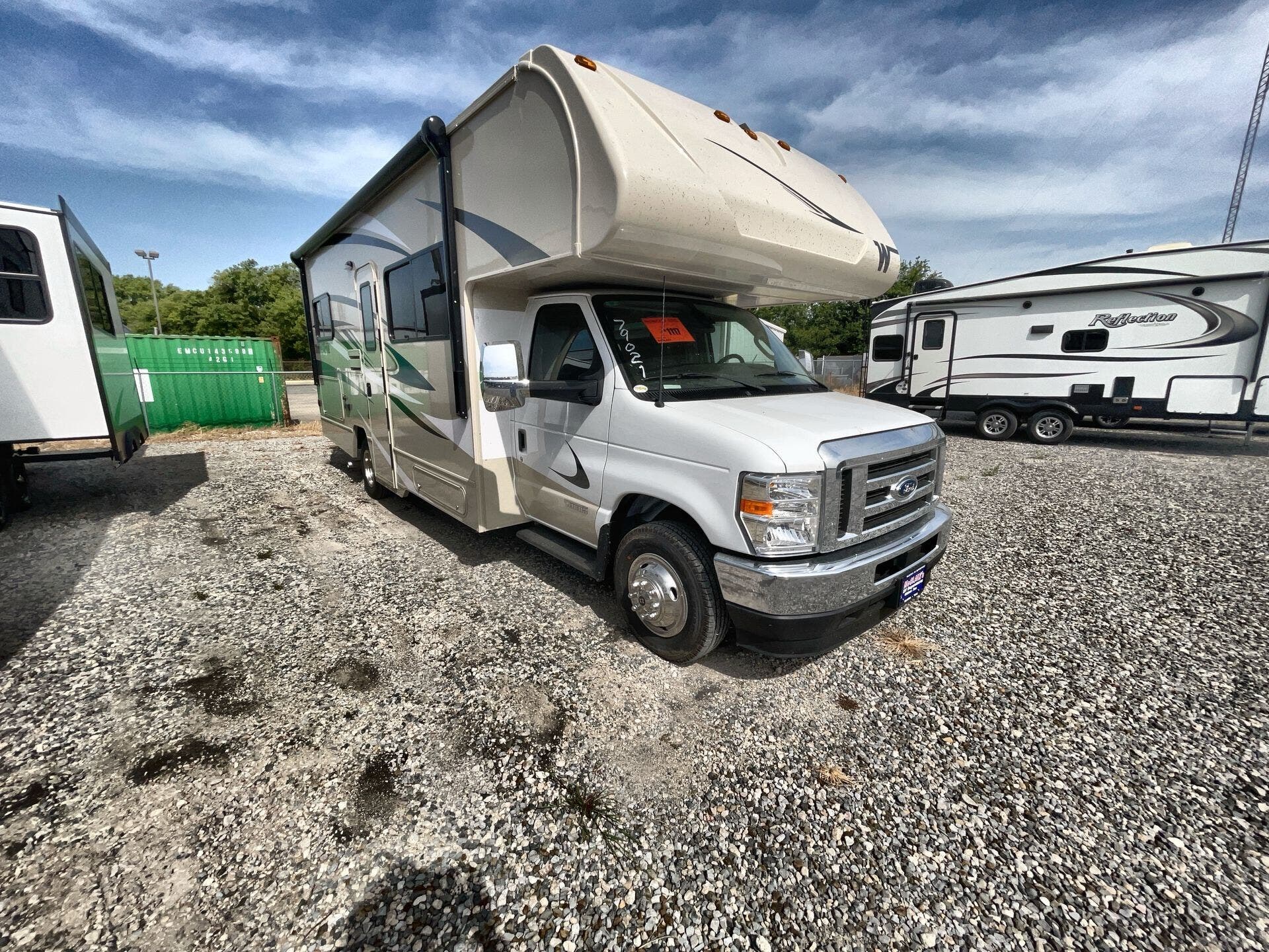 2025 Ford E-450 photo 2