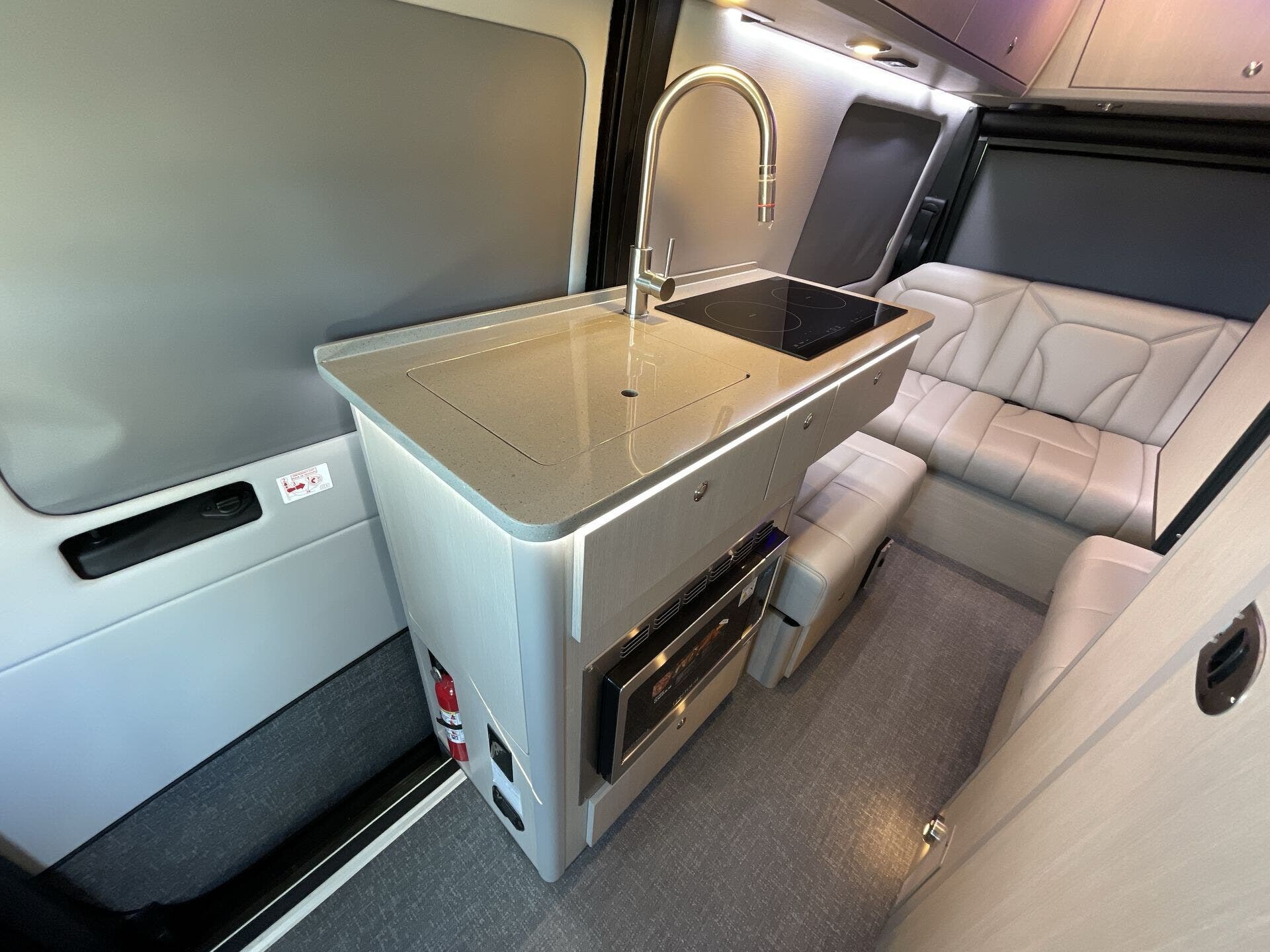 2024 Mercedes Benz Sprinter photo 2