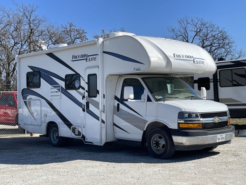 Used 2022 Thor Motor Coach Freedom Elite 22HE available in Corinth, Texas