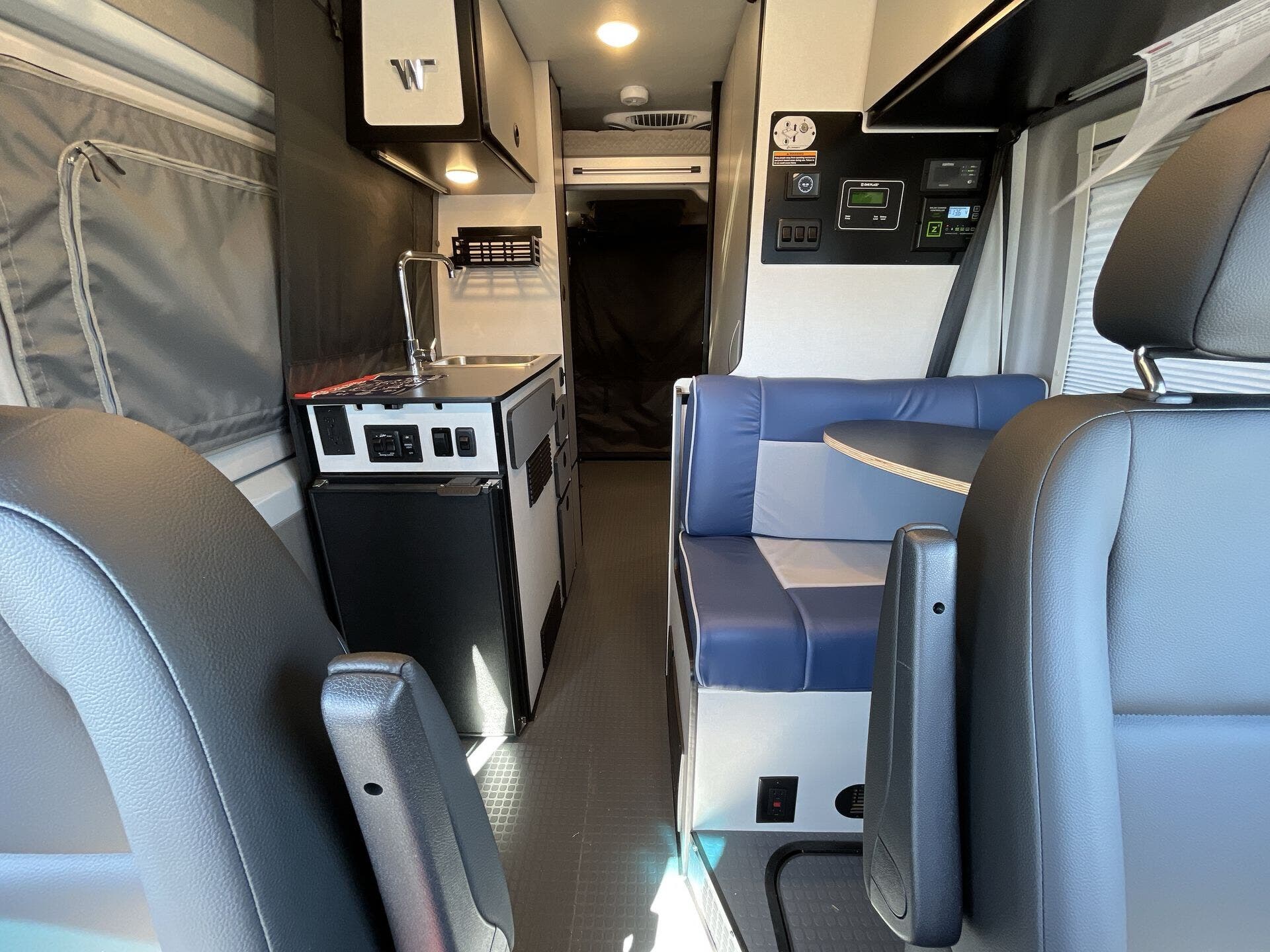 2024 Mercedes Benz Sprinter 2500 photo 3