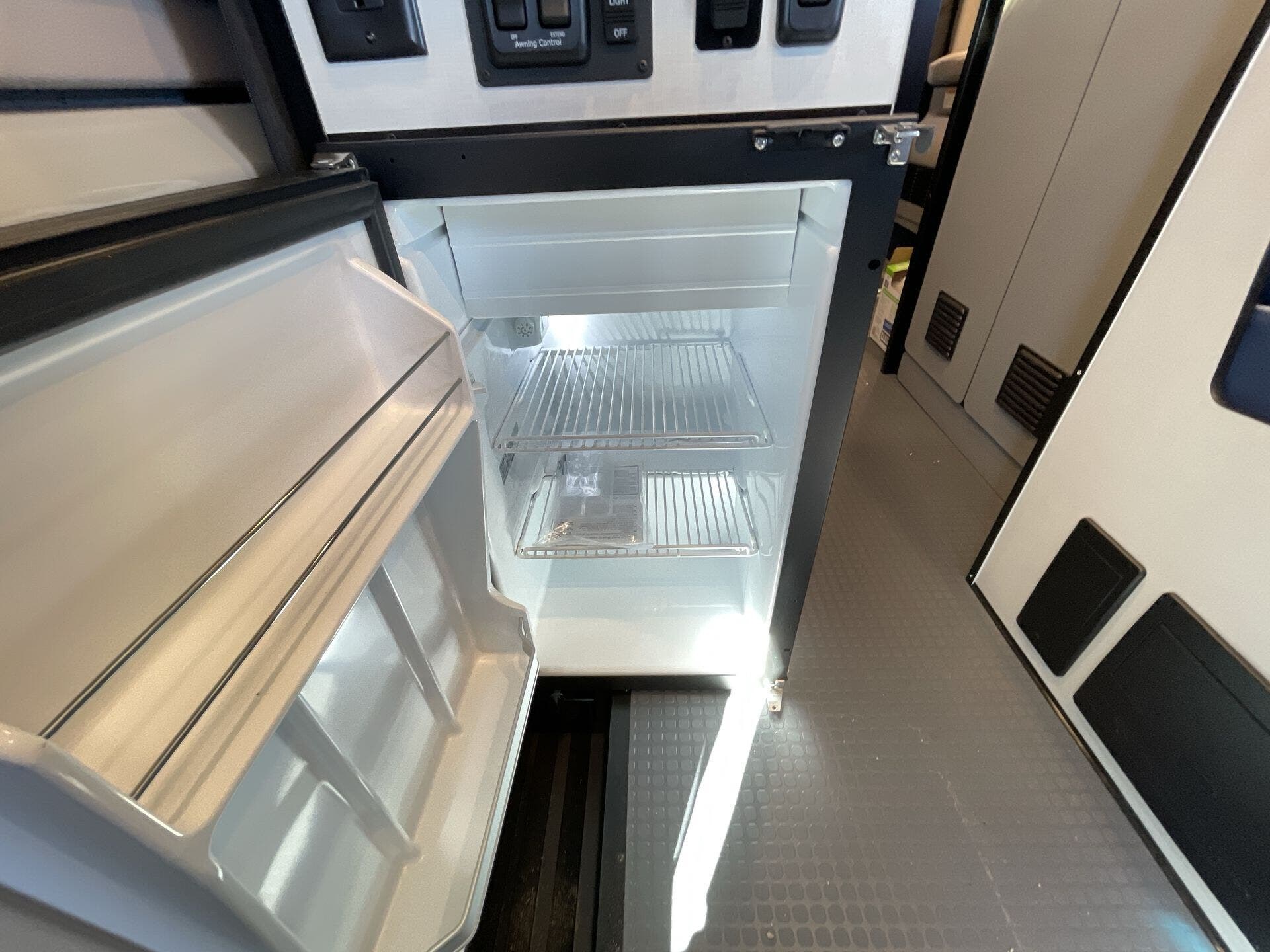 2024 Mercedes Benz Sprinter 2500 photo 8