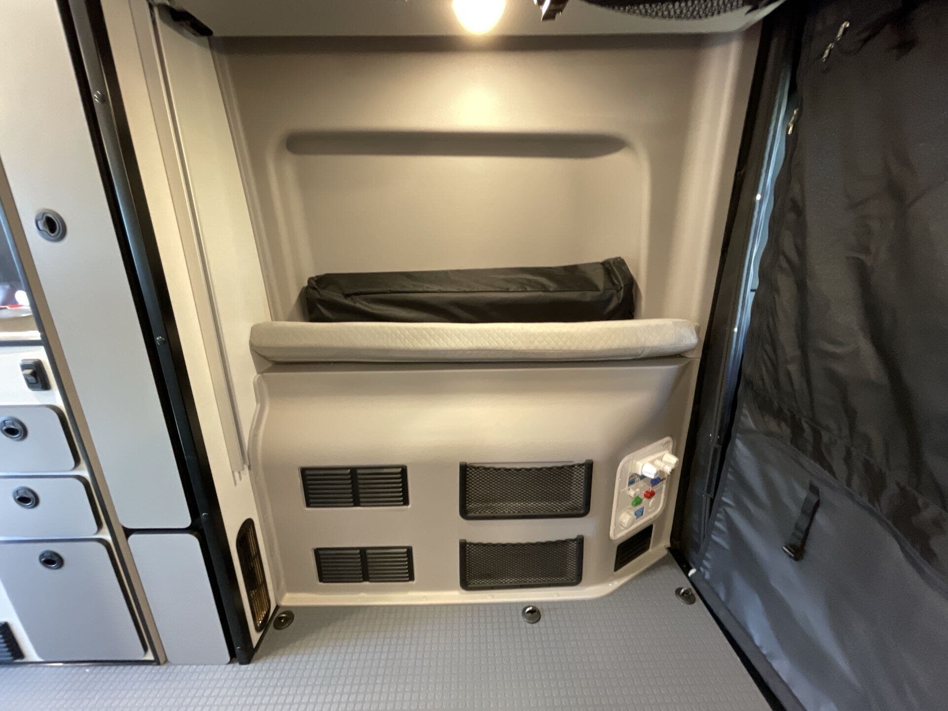 2024 Mercedes Benz Sprinter 2500 photo 17