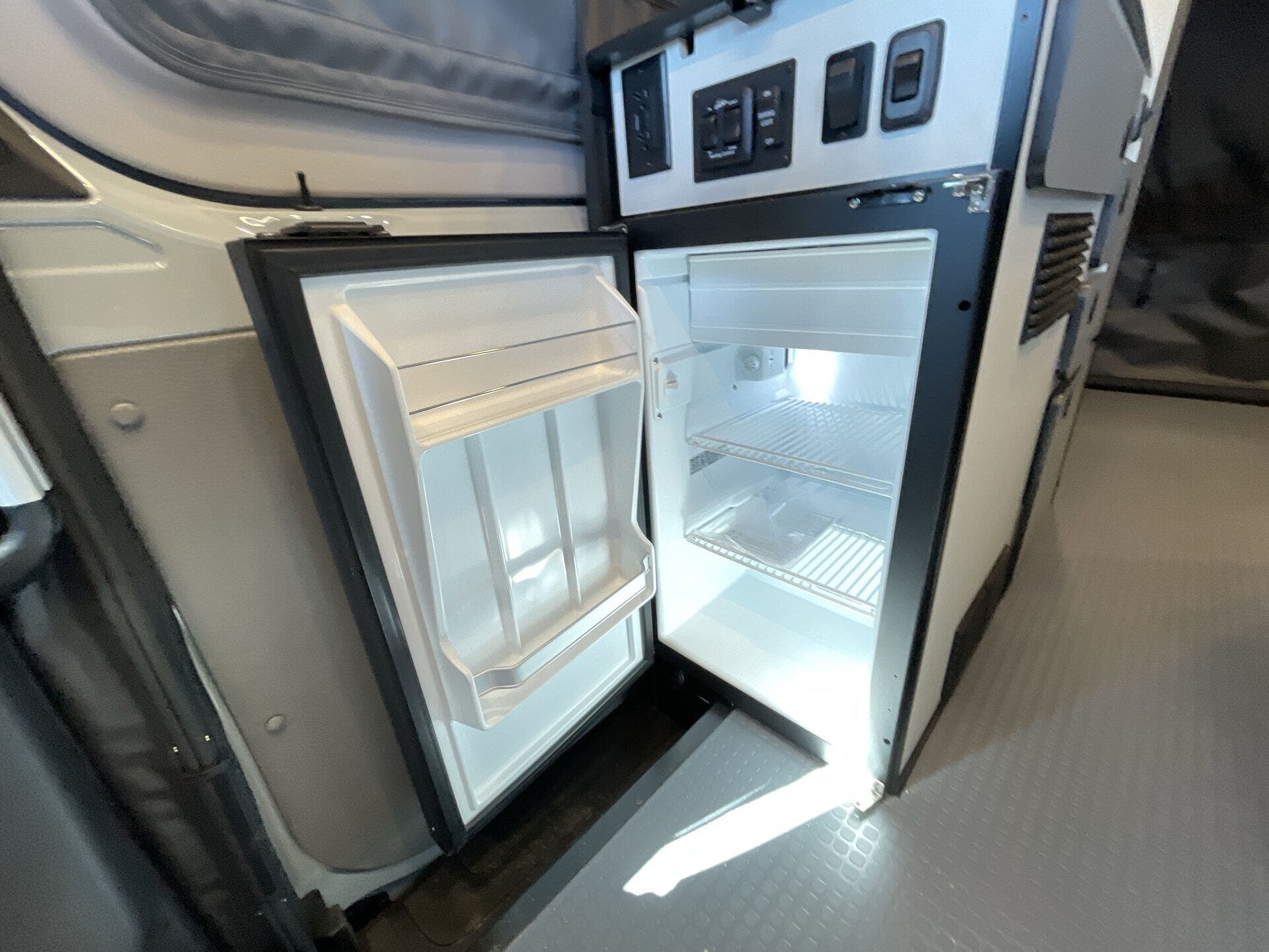 2024 Mercedes Benz Sprinter 2500 photo 7