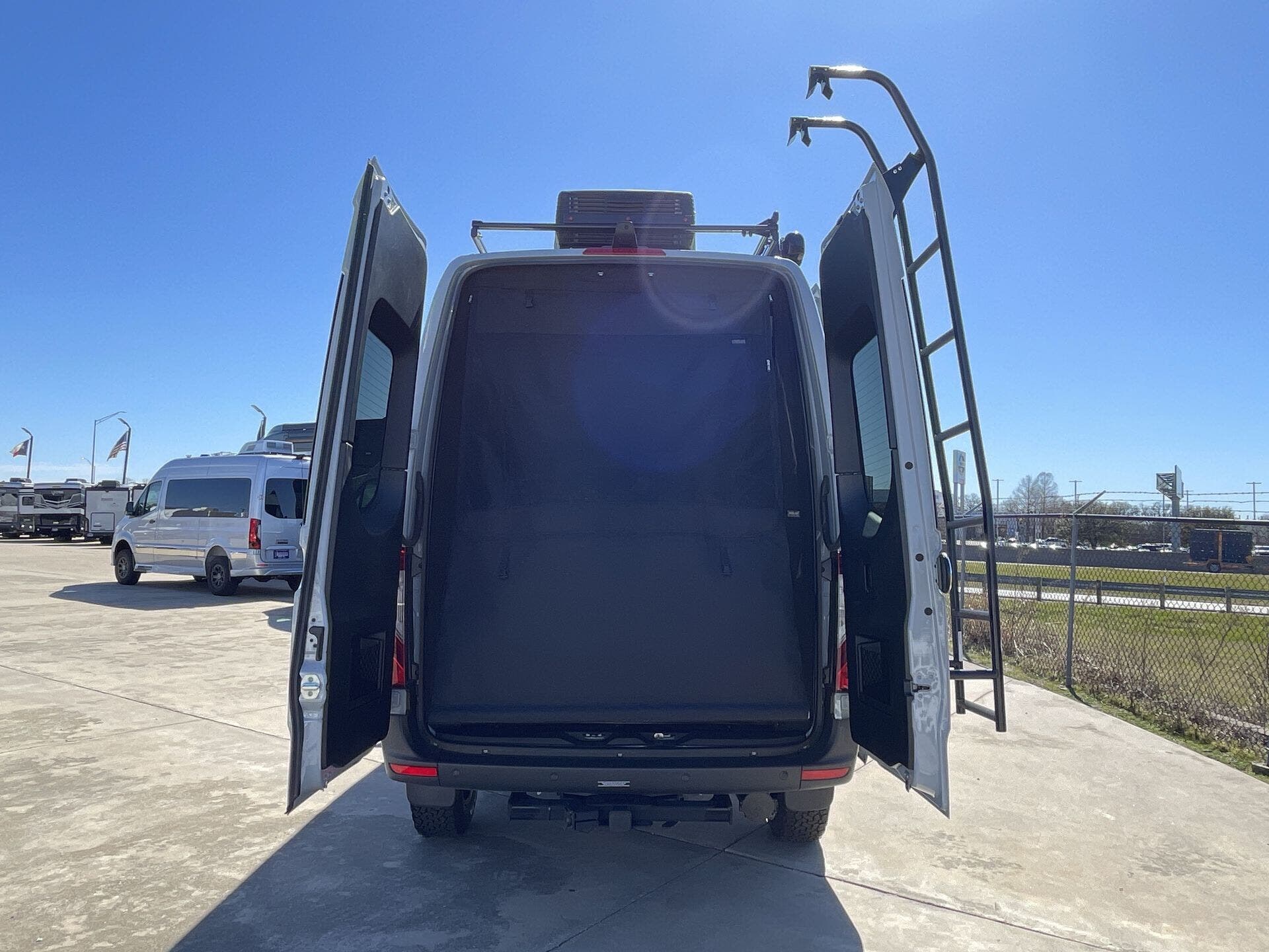 2024 Mercedes Benz Sprinter 2500 photo 24