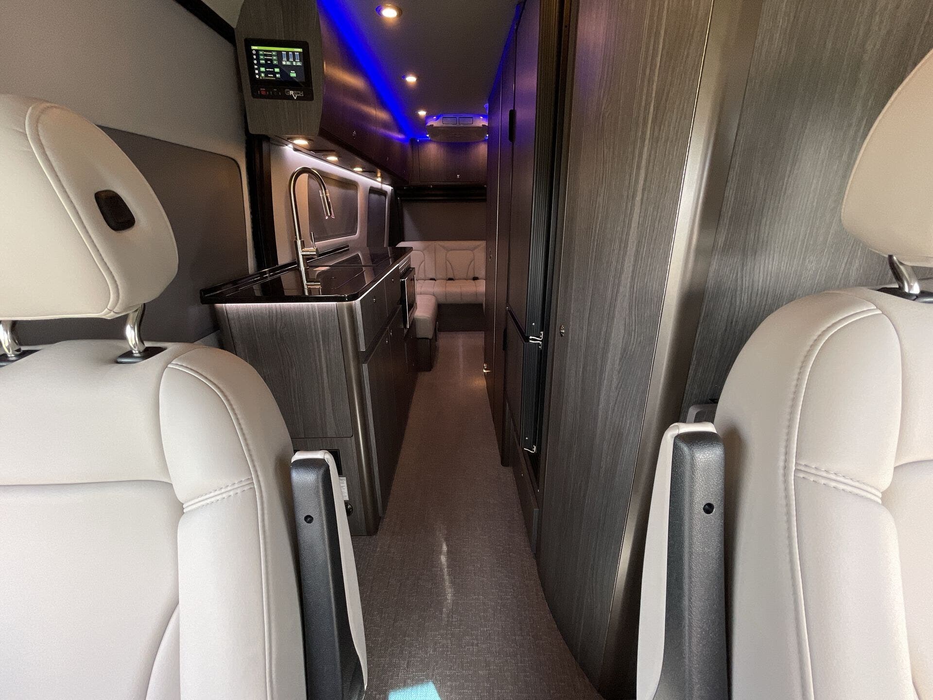 2024 Mercedes Benz Sprinter 3500 photo 2