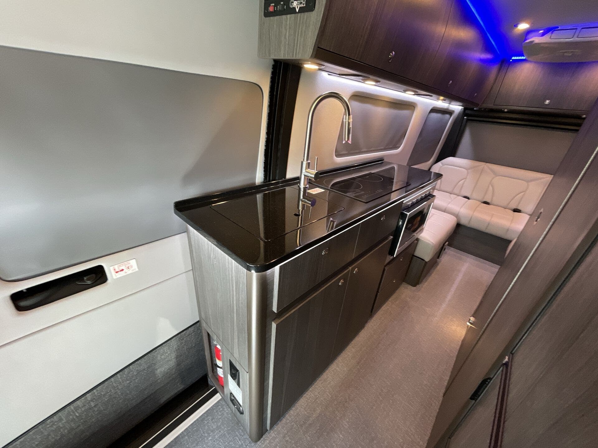 2024 Mercedes Benz Sprinter 3500 photo 3