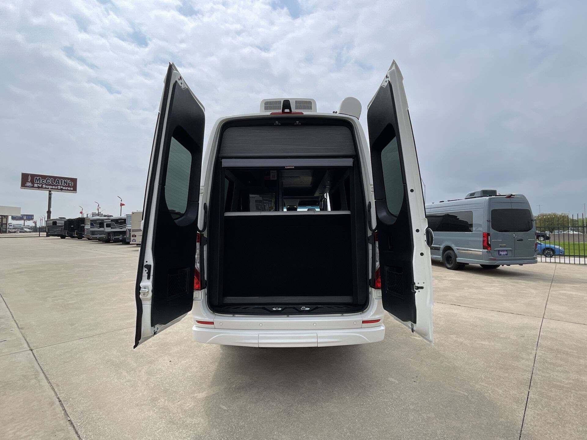 2024 Mercedes Benz Sprinter 3500 photo 29