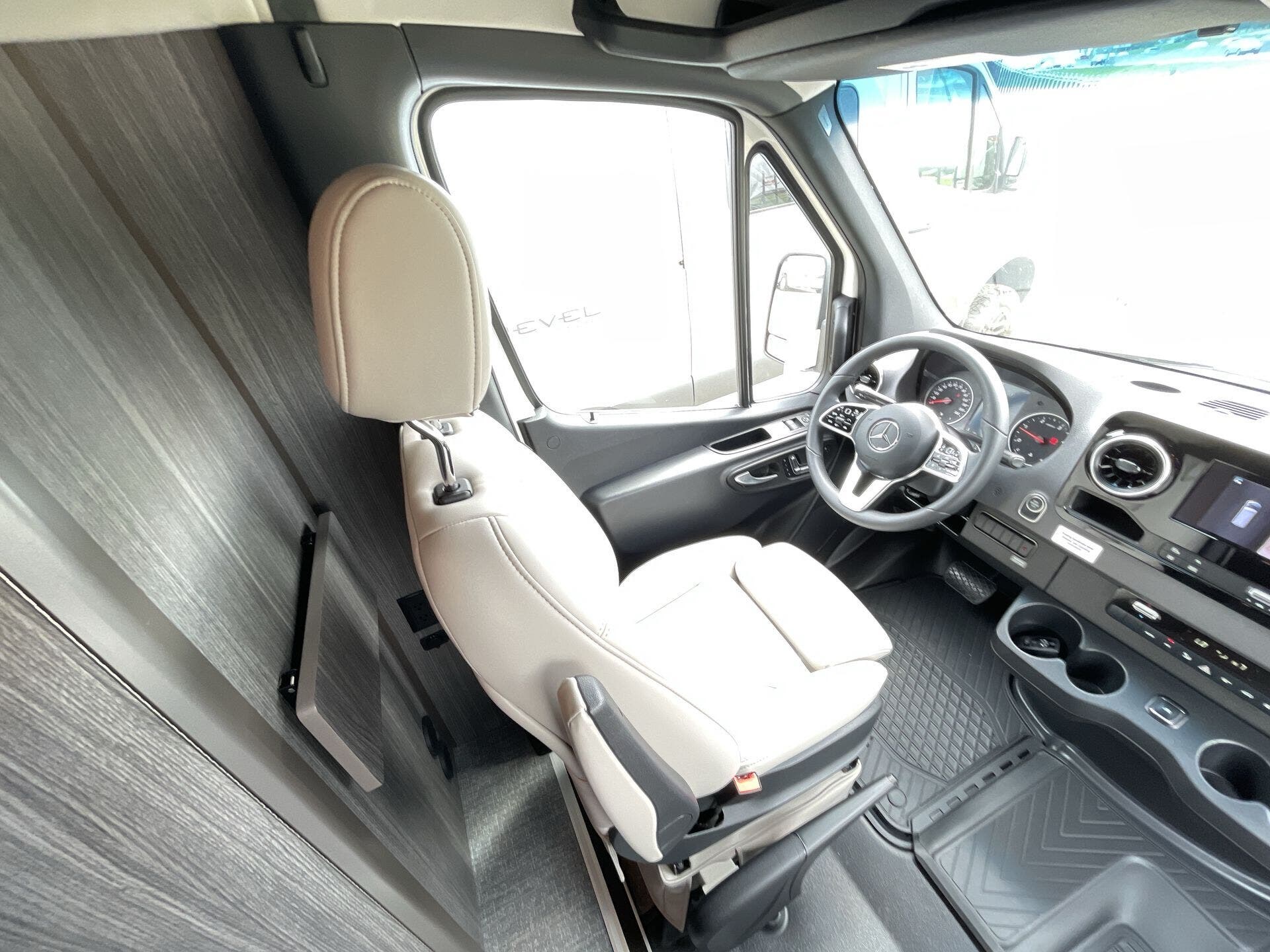 2024 Mercedes Benz Sprinter 3500 photo 35