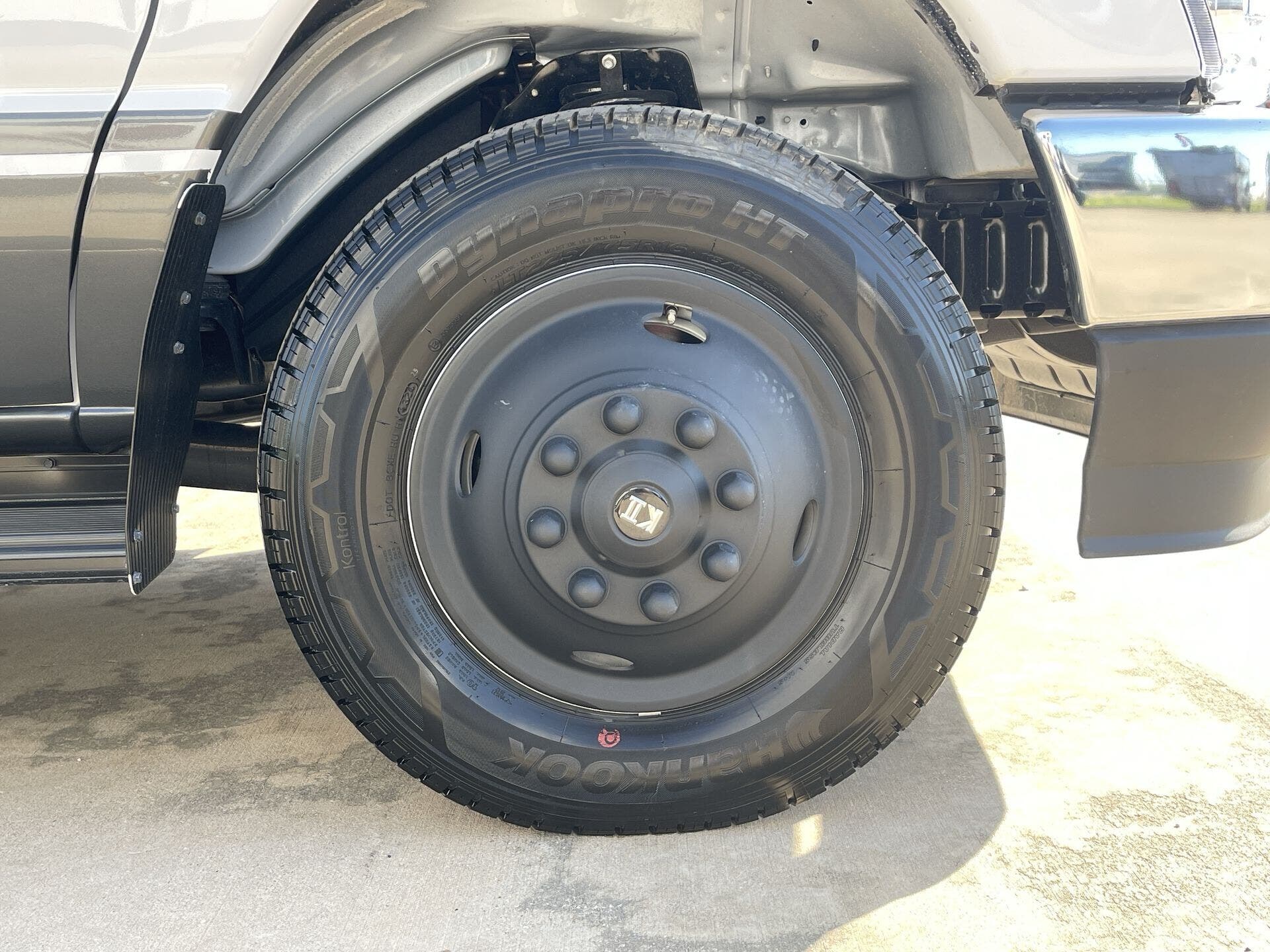 2025 Ford E-450 photo 16