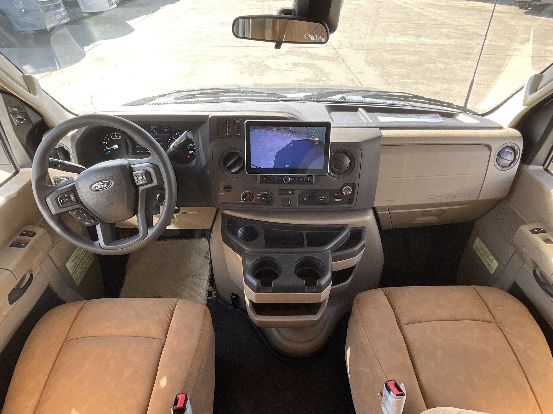 2025 Ford E-450 photo 29
