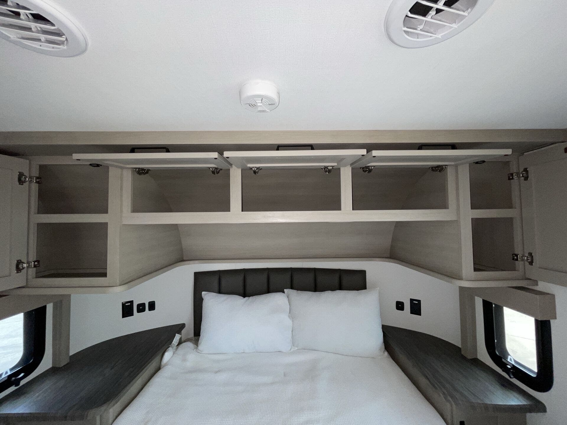 2025 Grand Design Recreational Momentum Wide Body photo 12