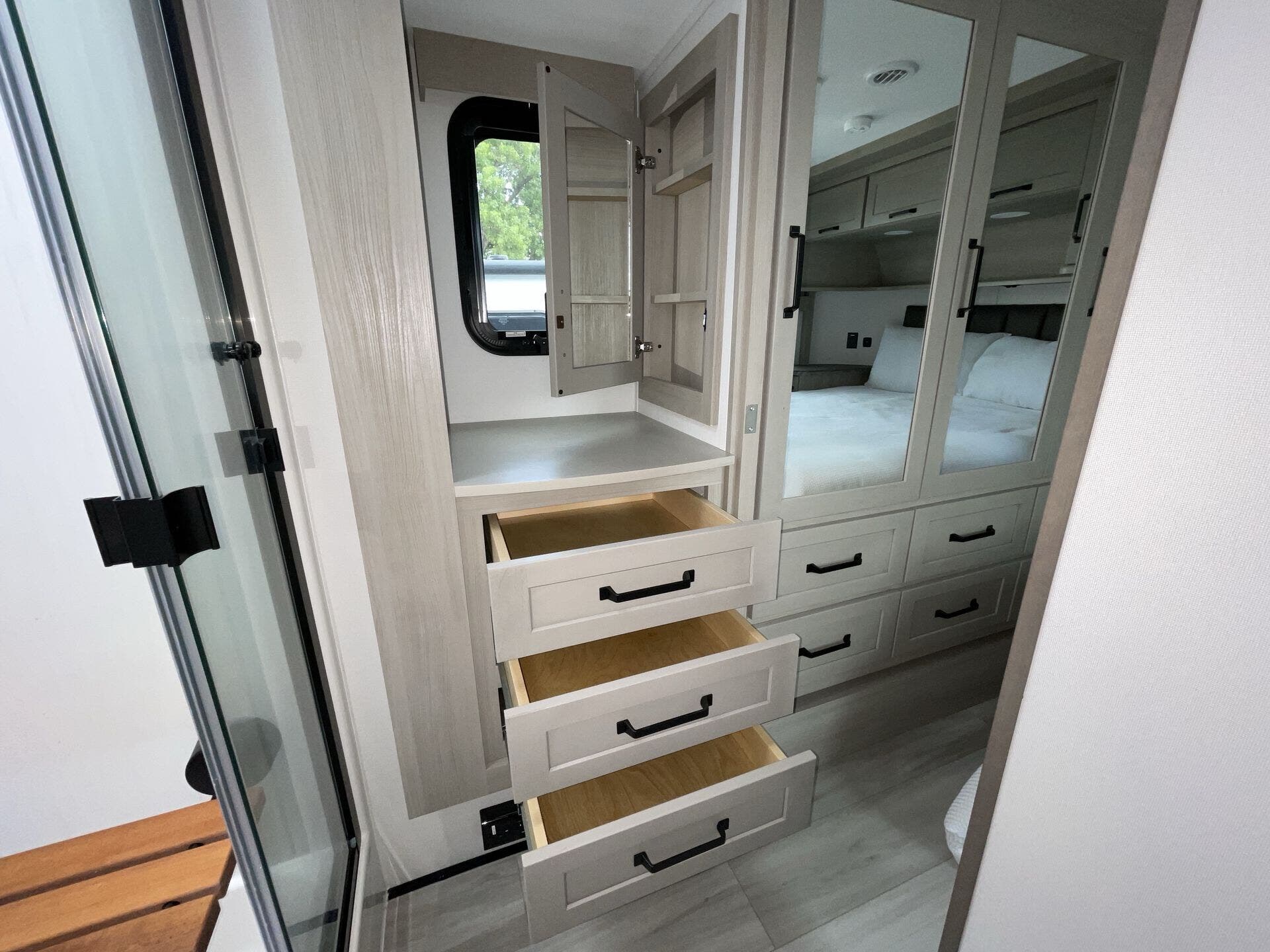 2025 Grand Design Recreational Momentum Wide Body photo 17