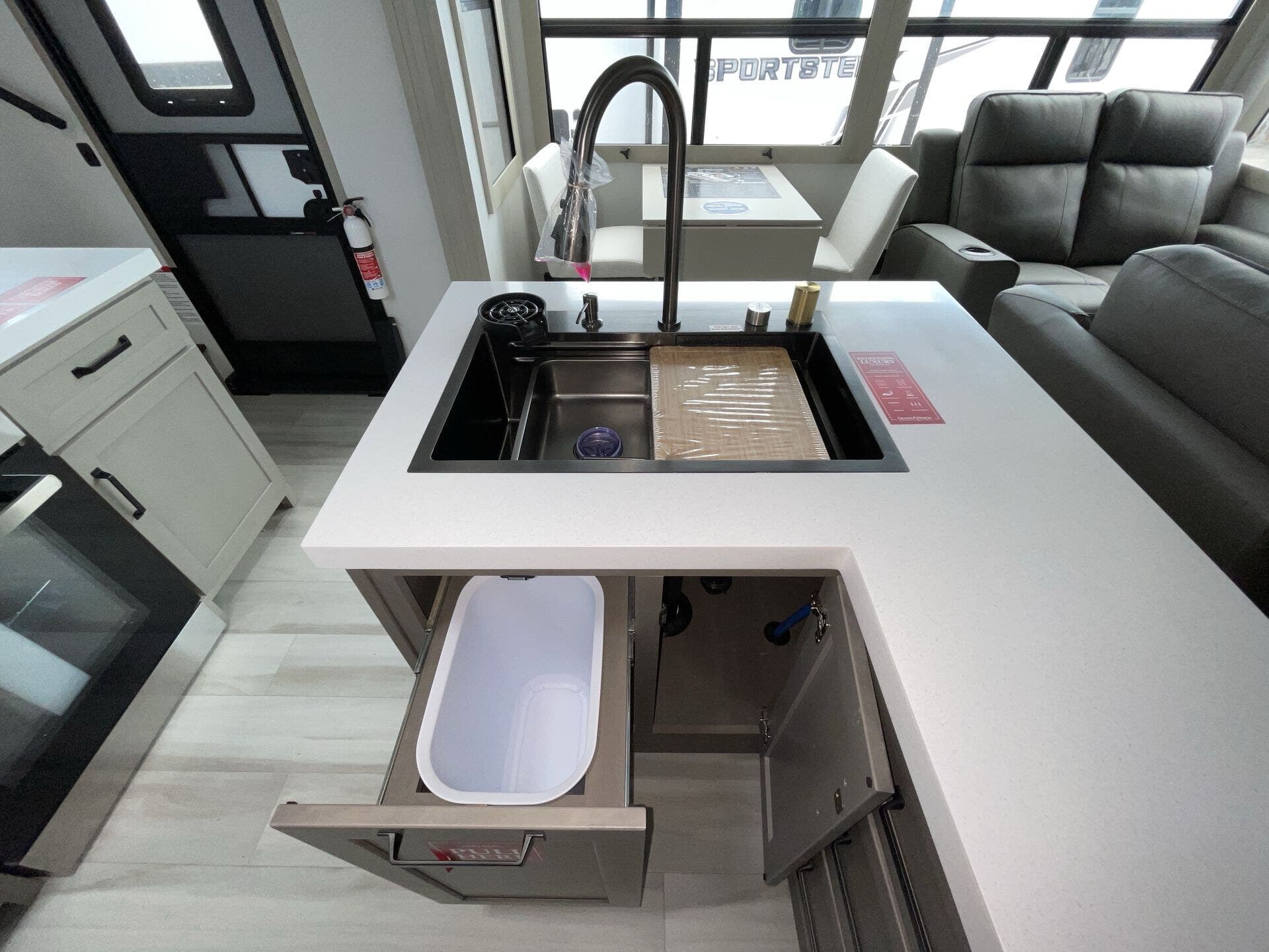 2025 Grand Design Recreational Momentum Wide Body photo 3