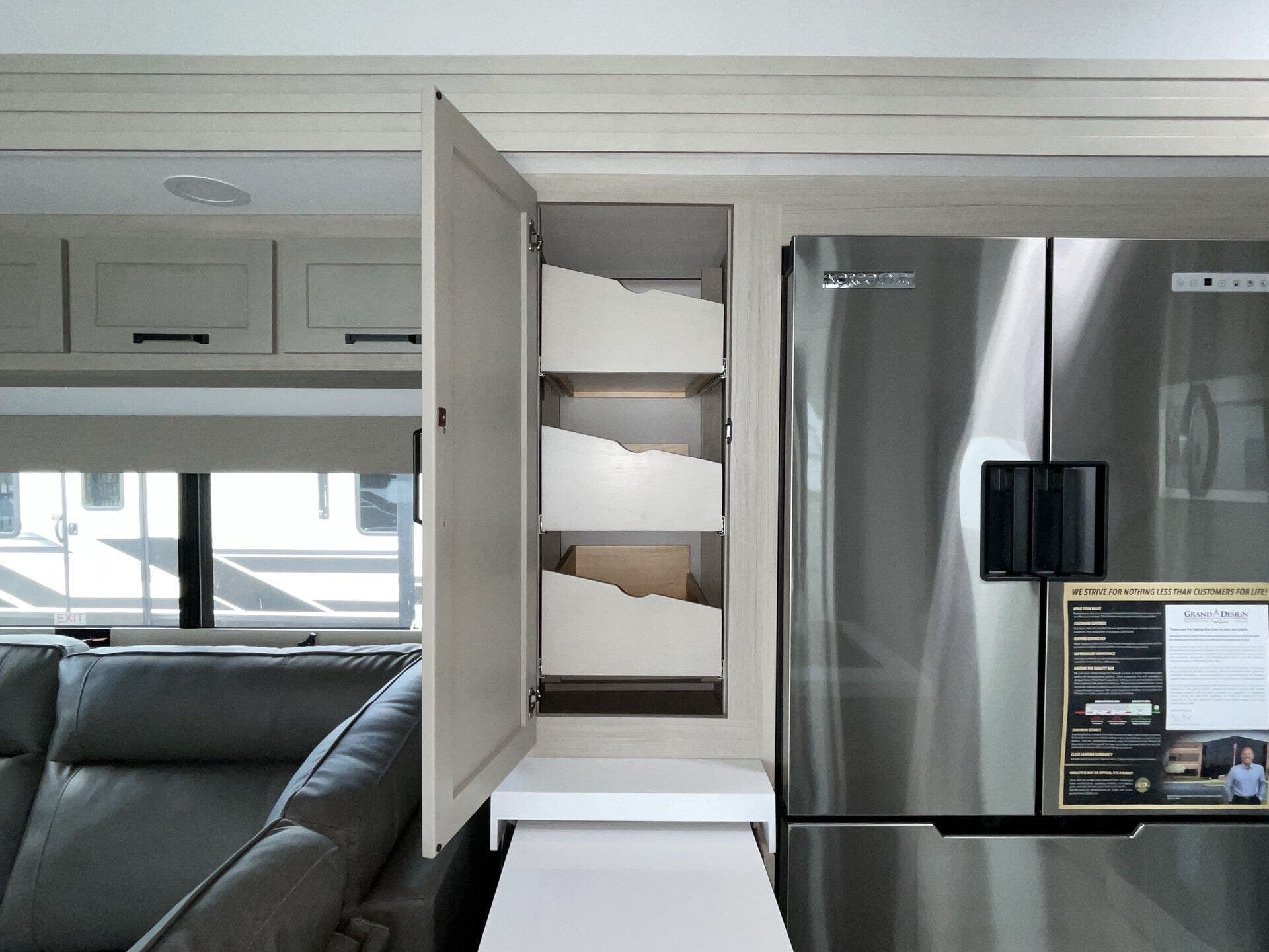 2025 Grand Design Recreational Momentum Wide Body photo 4