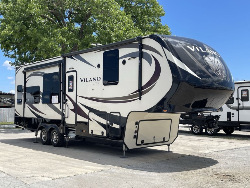 Used 2017 Vanleigh Vilano 325RL available in Corinth, Texas