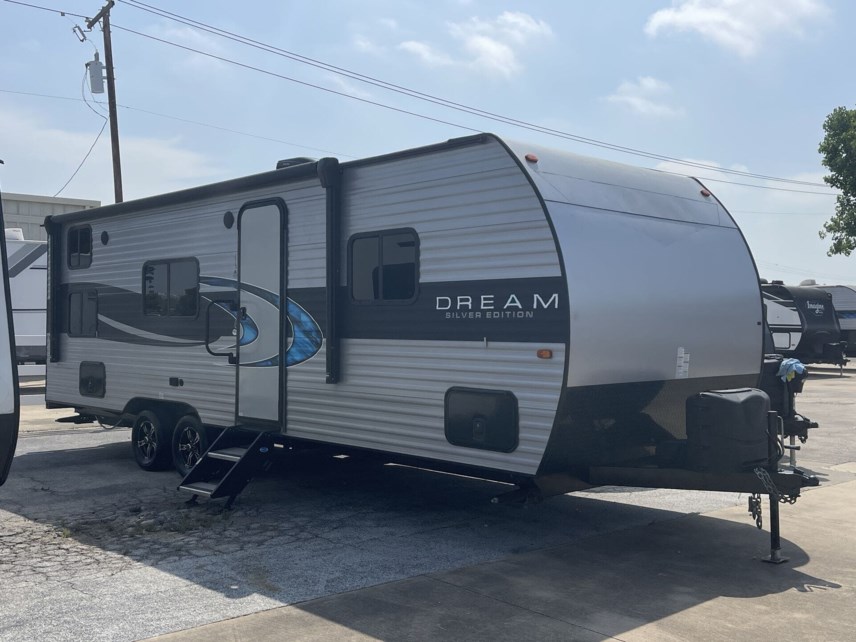 Used 2021 Chinook Dream 260BH available in Corinth, Texas